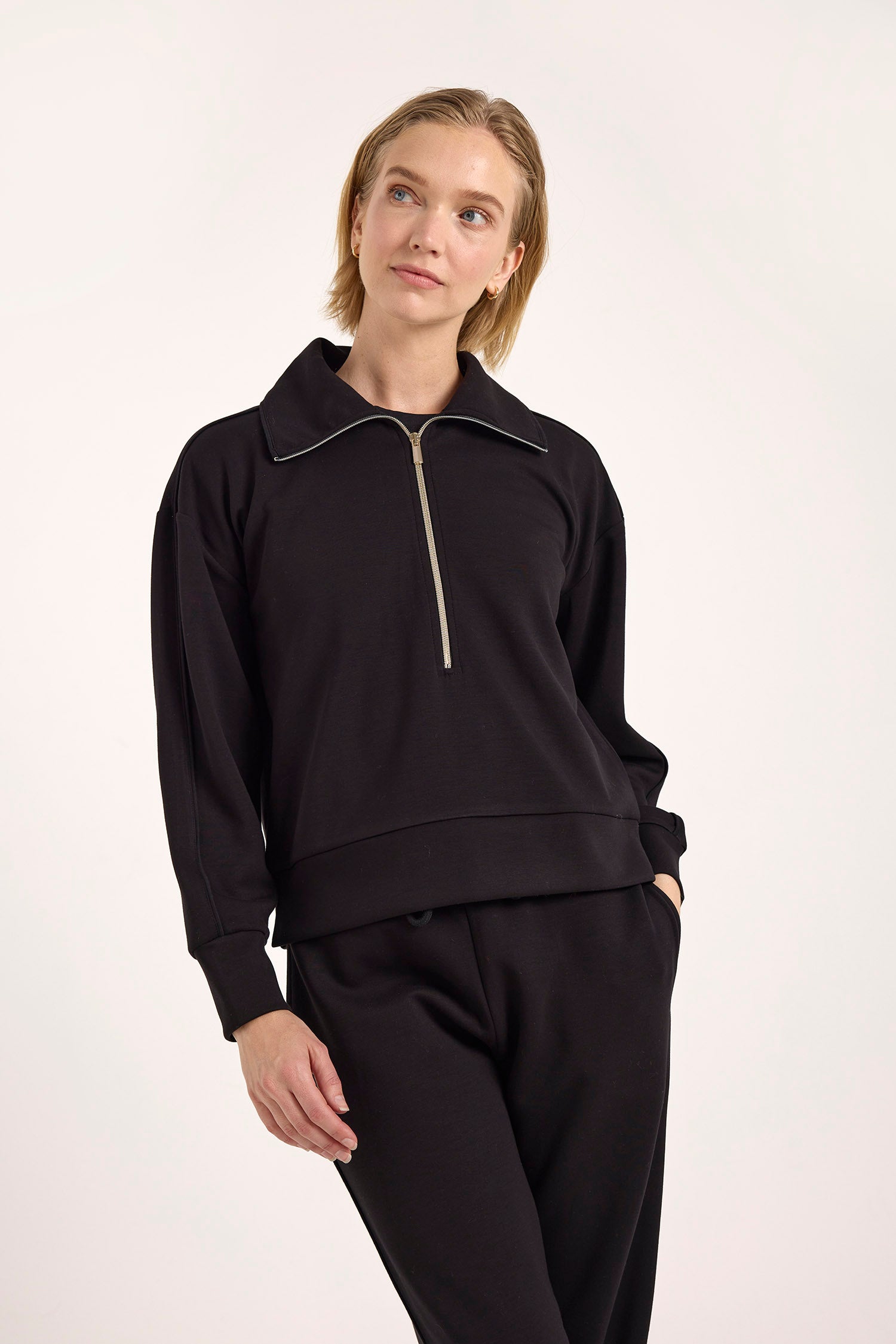 PIPING DETAIL HALF ZIP