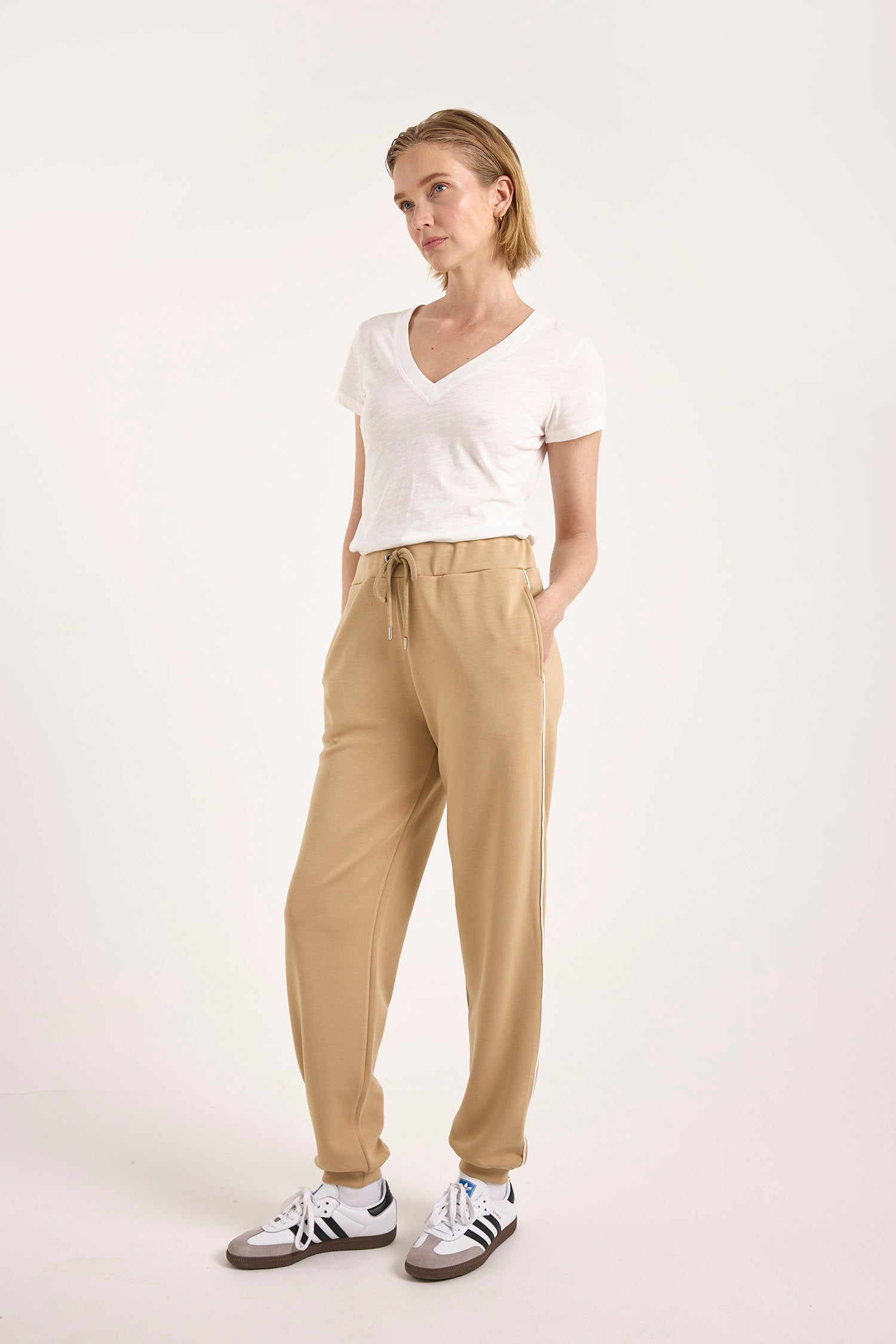 PIPING DETAIL CUFFED JOGGER