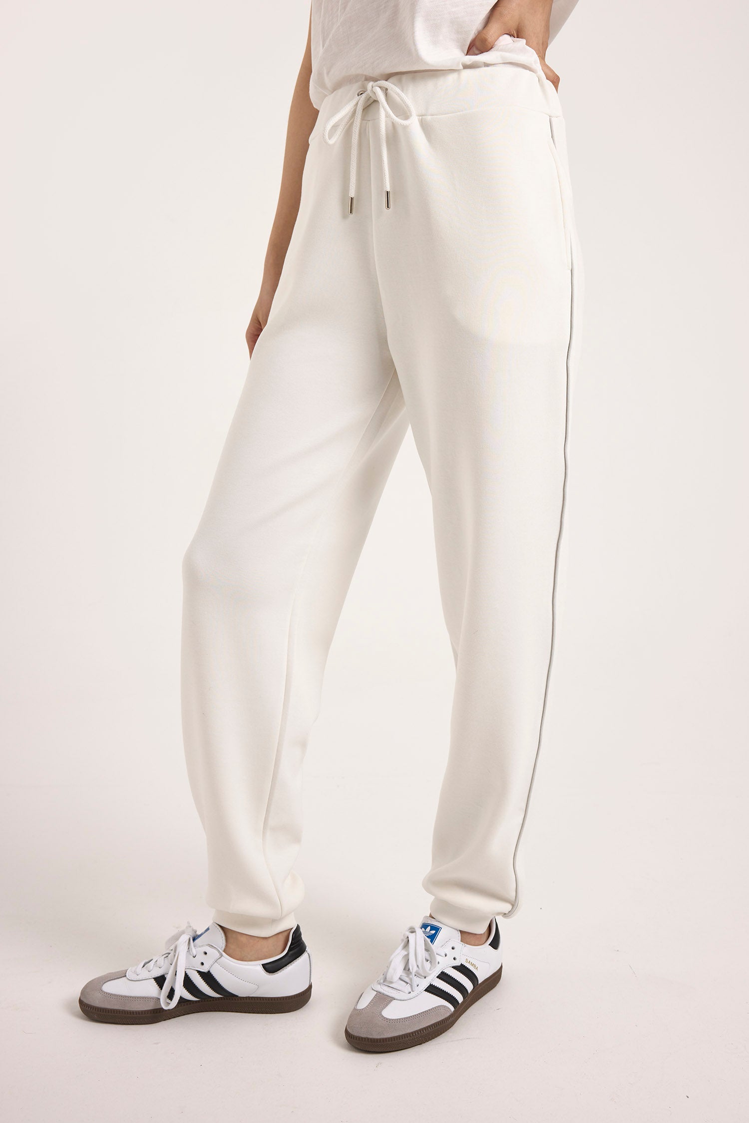 PIPING DETAIL CUFFED JOGGER