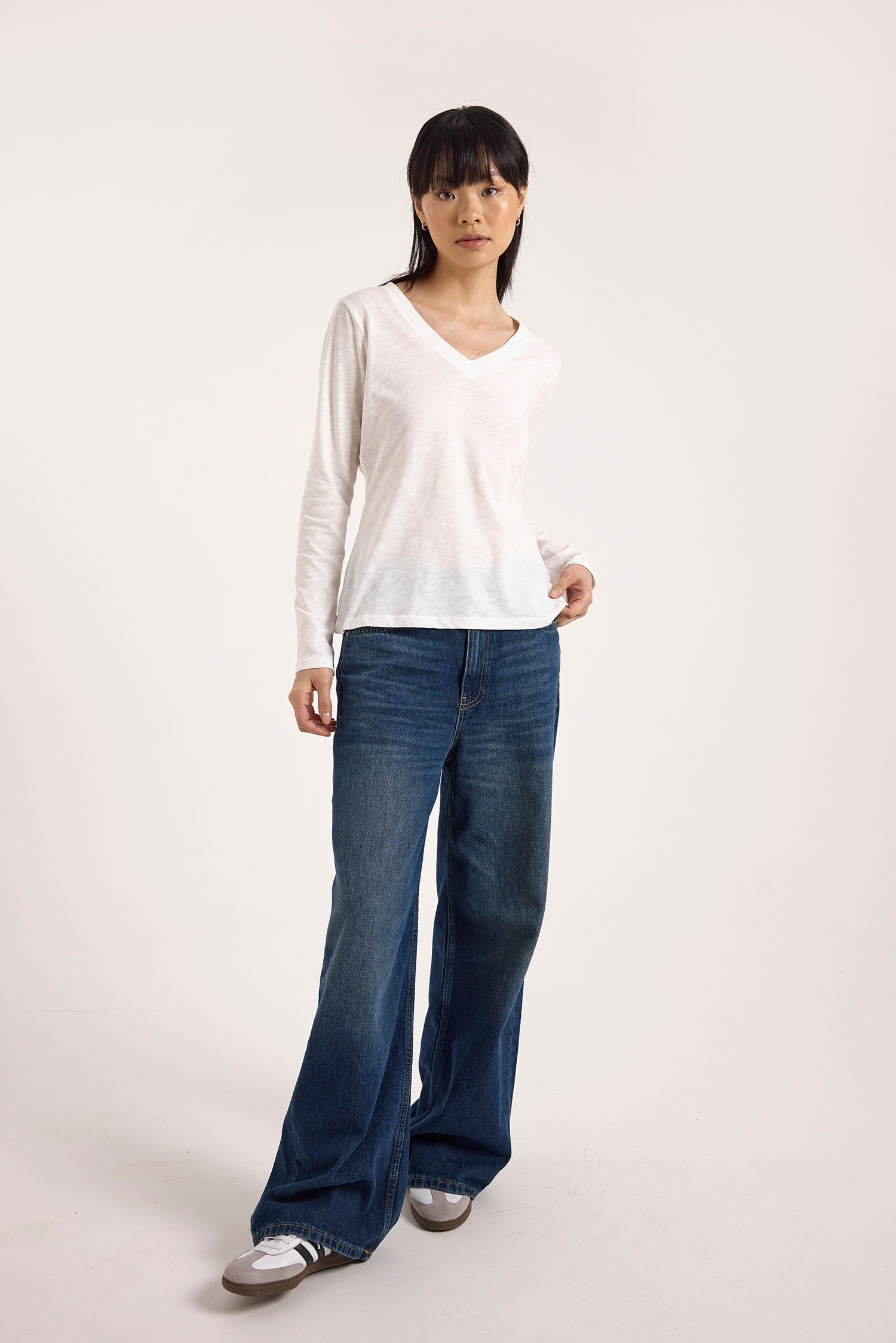 LONG SLEEVE V NECK
