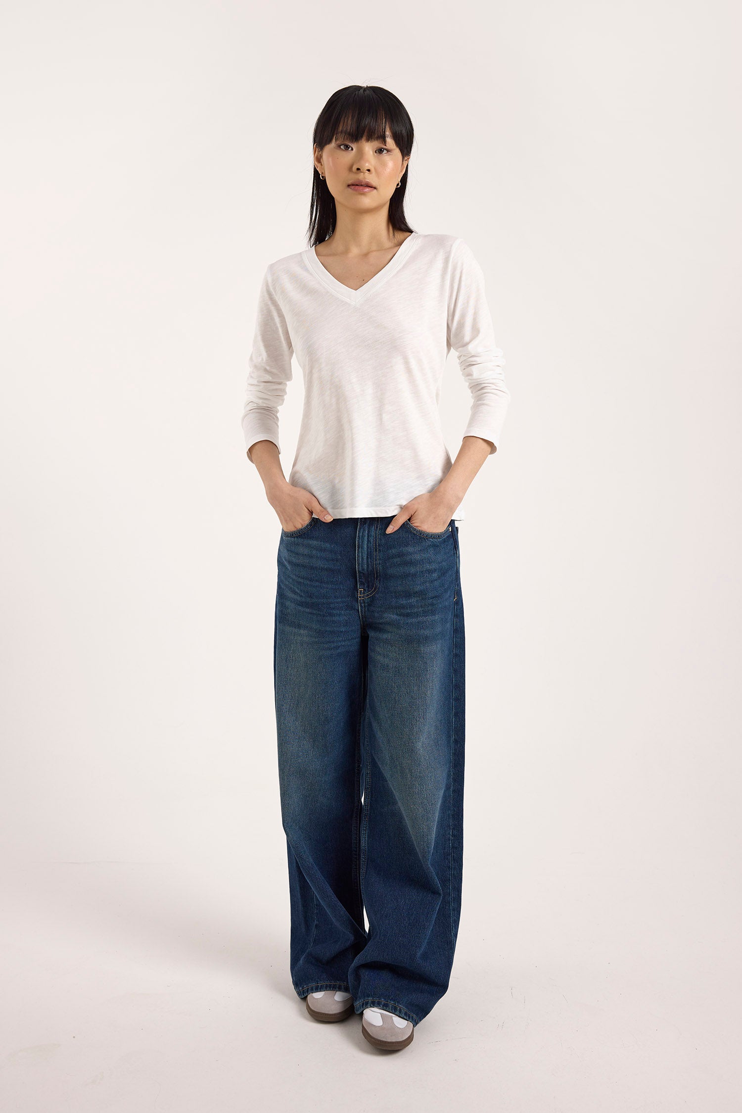 LONG SLEEVE V NECK