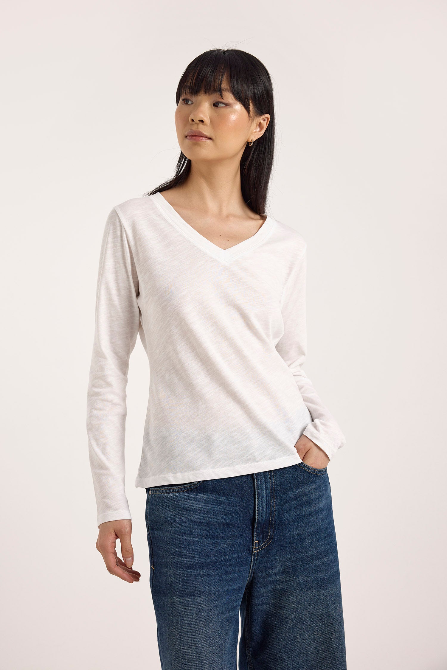 LONG SLEEVE V NECK