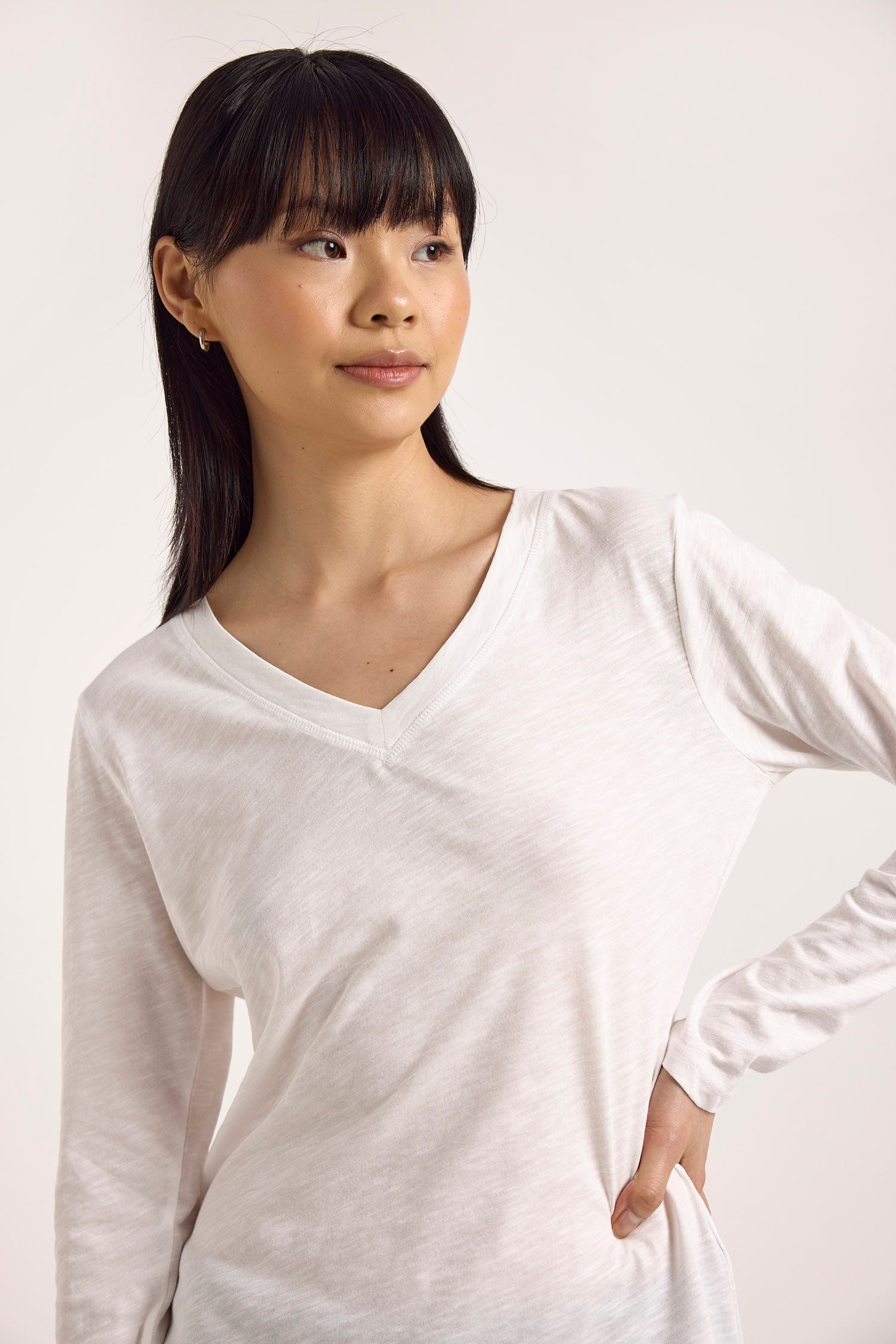 LONG SLEEVE V NECK