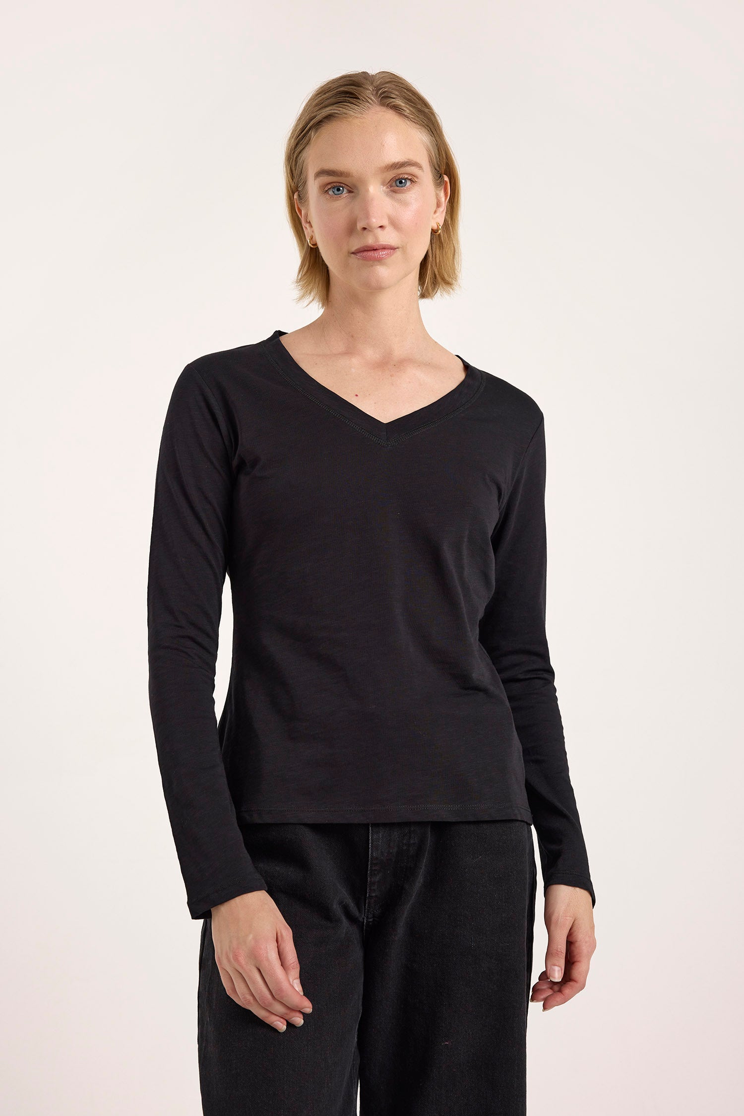 LONG SLEEVE V NECK