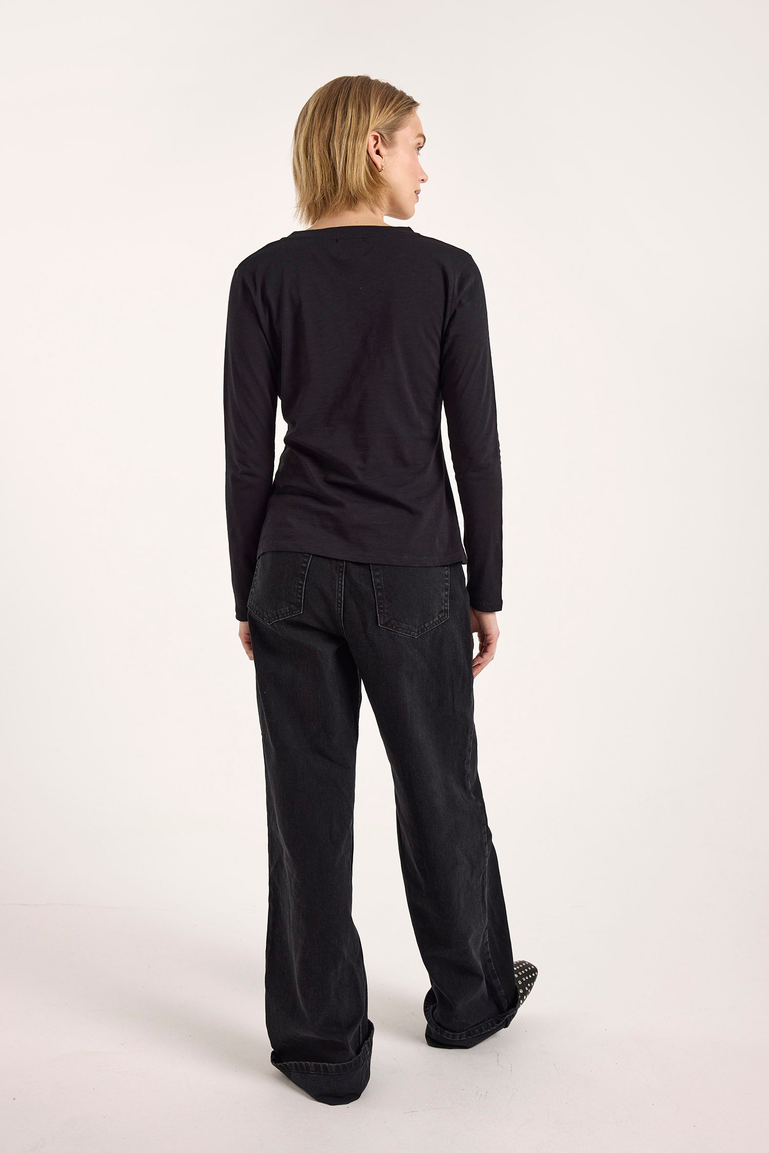LONG SLEEVE V NECK