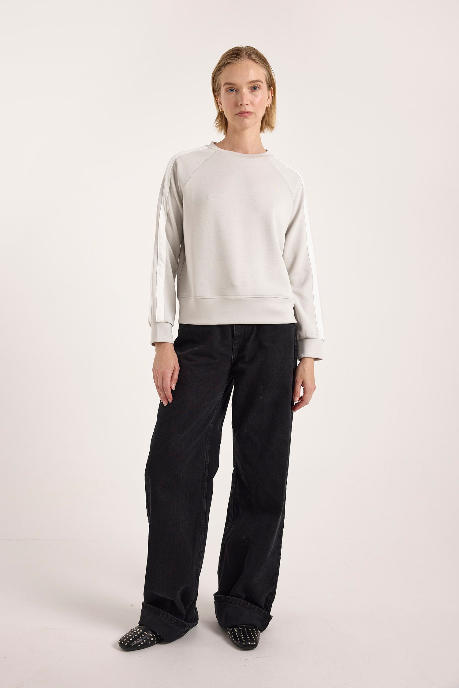 STRIPE DETAIL CREW