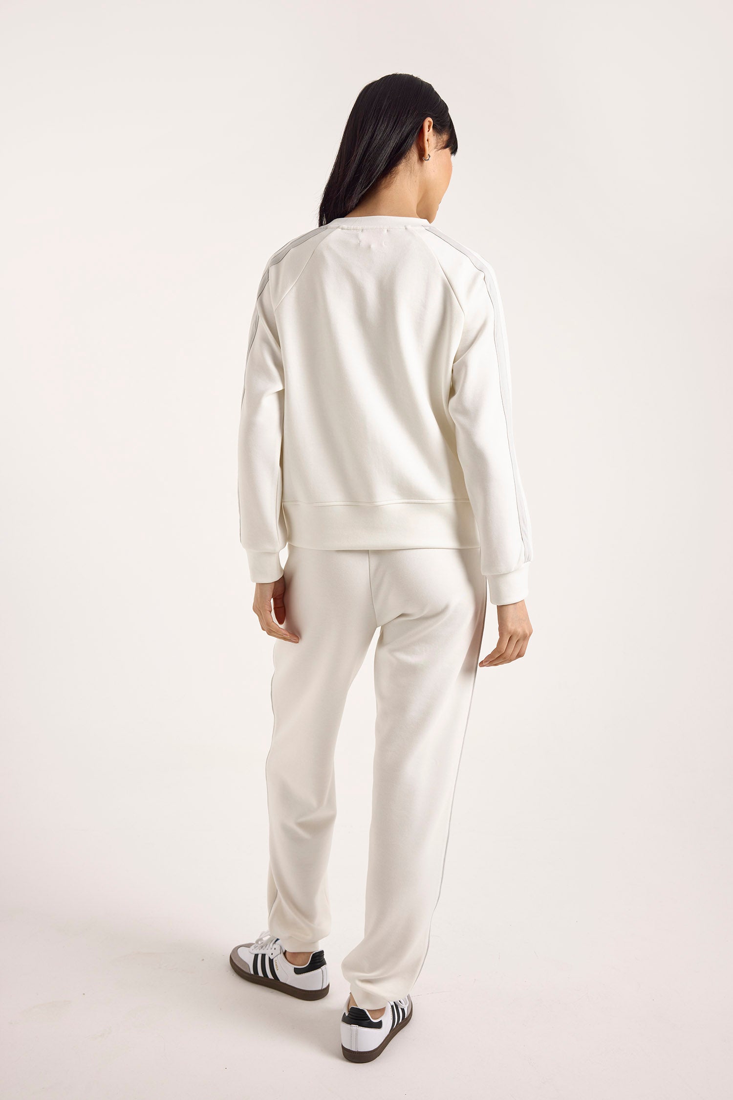 STRIPE DETAIL CREW