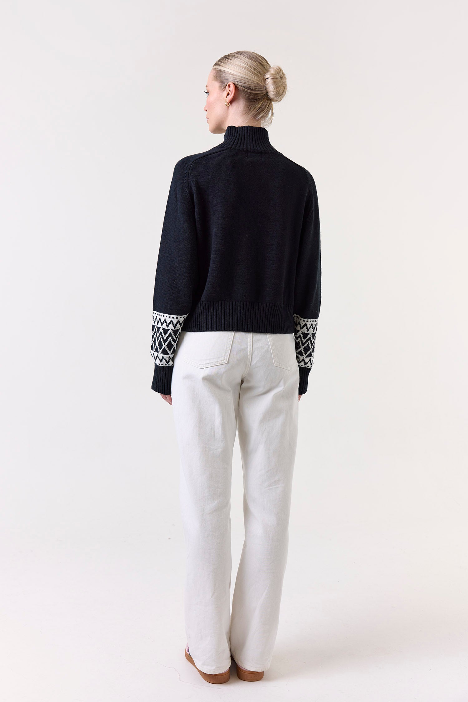 GEO MOCK NECK