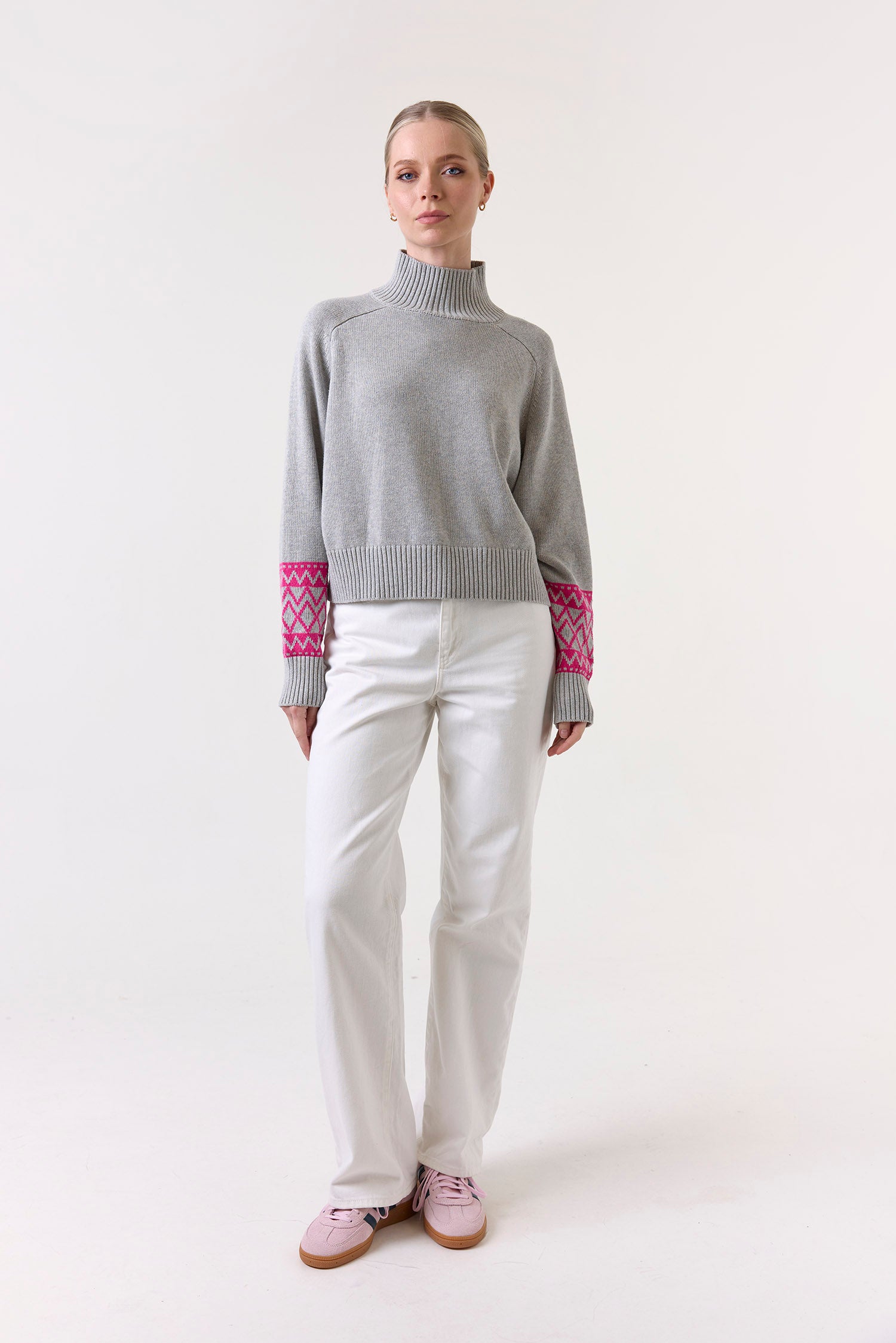 GEO MOCK NECK