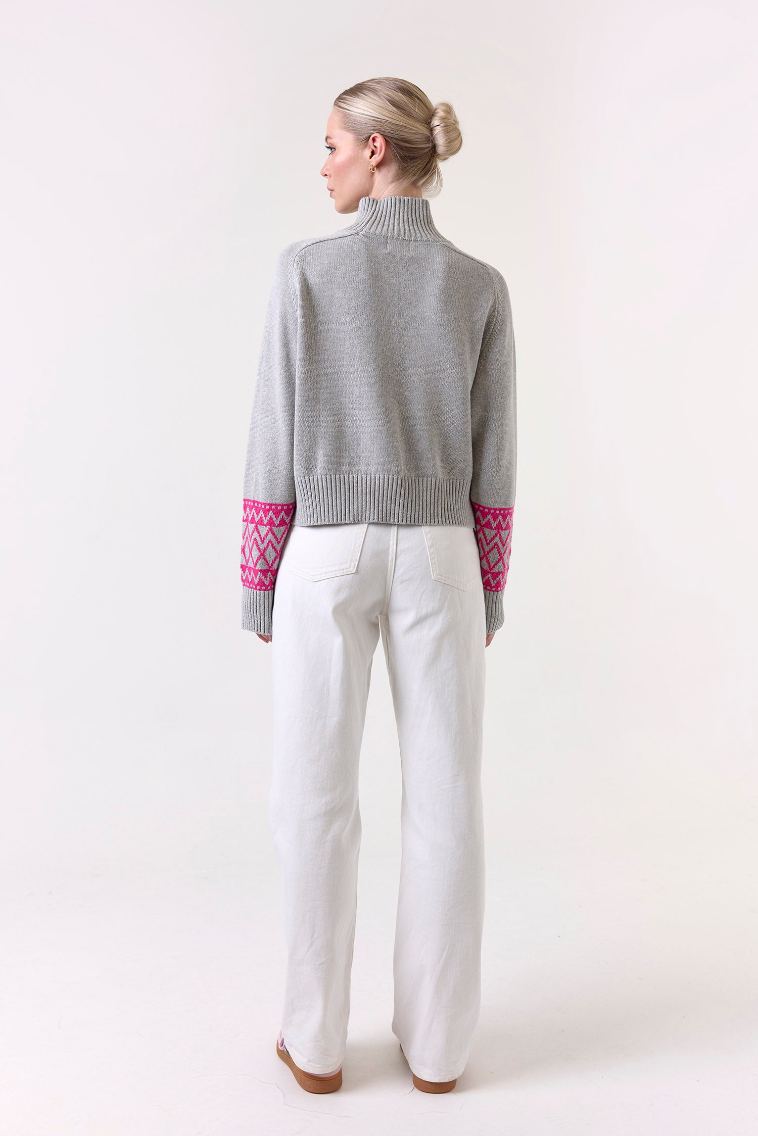 GEO MOCK NECK