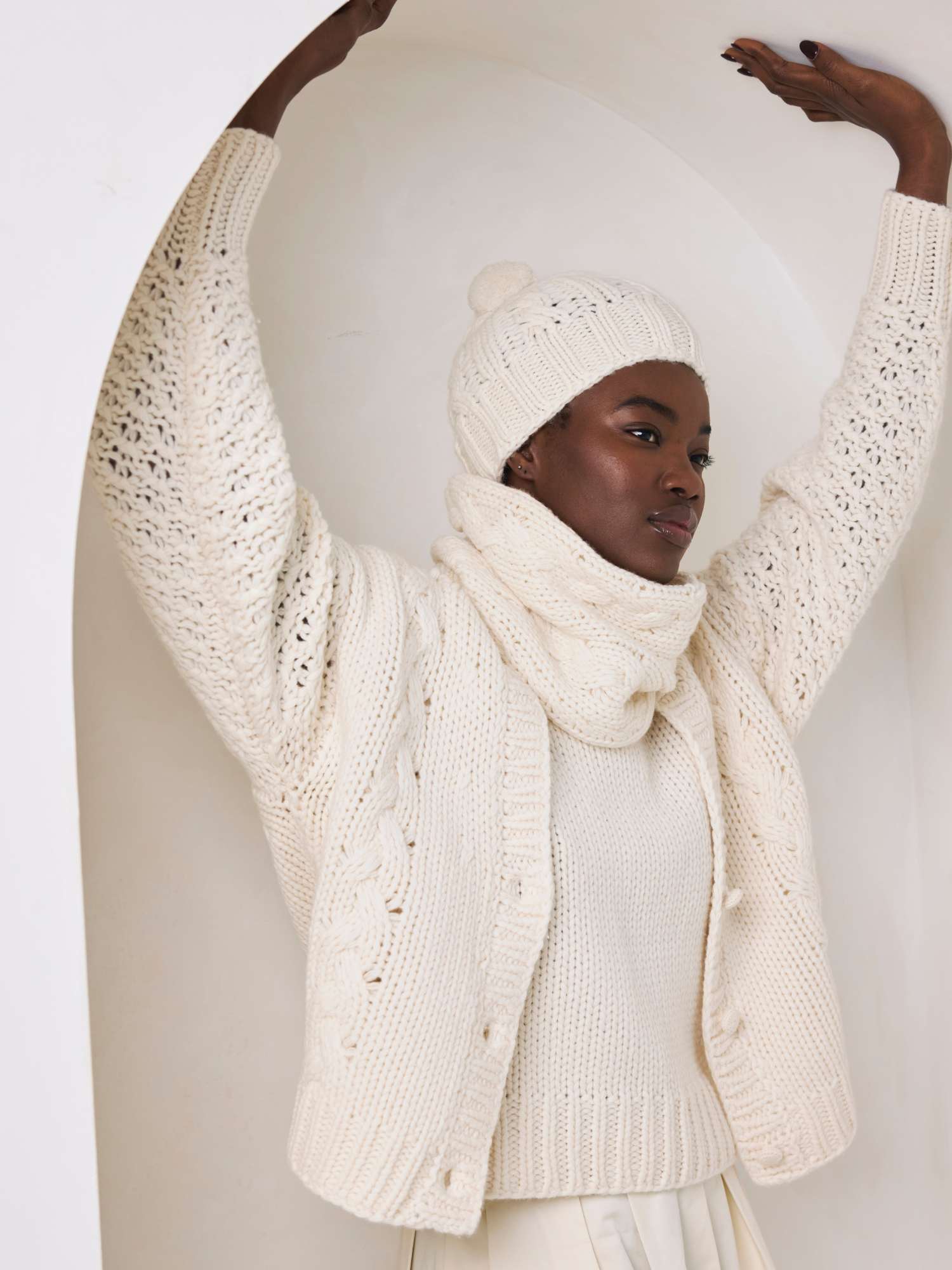 White Label Cable Cashmere Snood