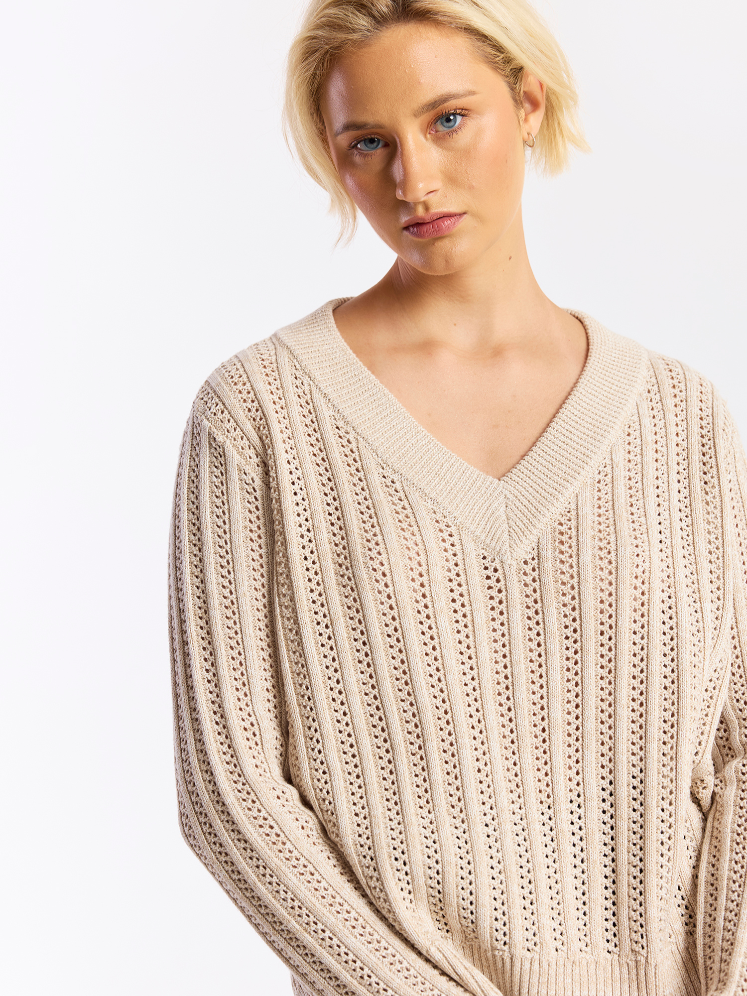 Twist Yarn Ladder V Neck Jumper