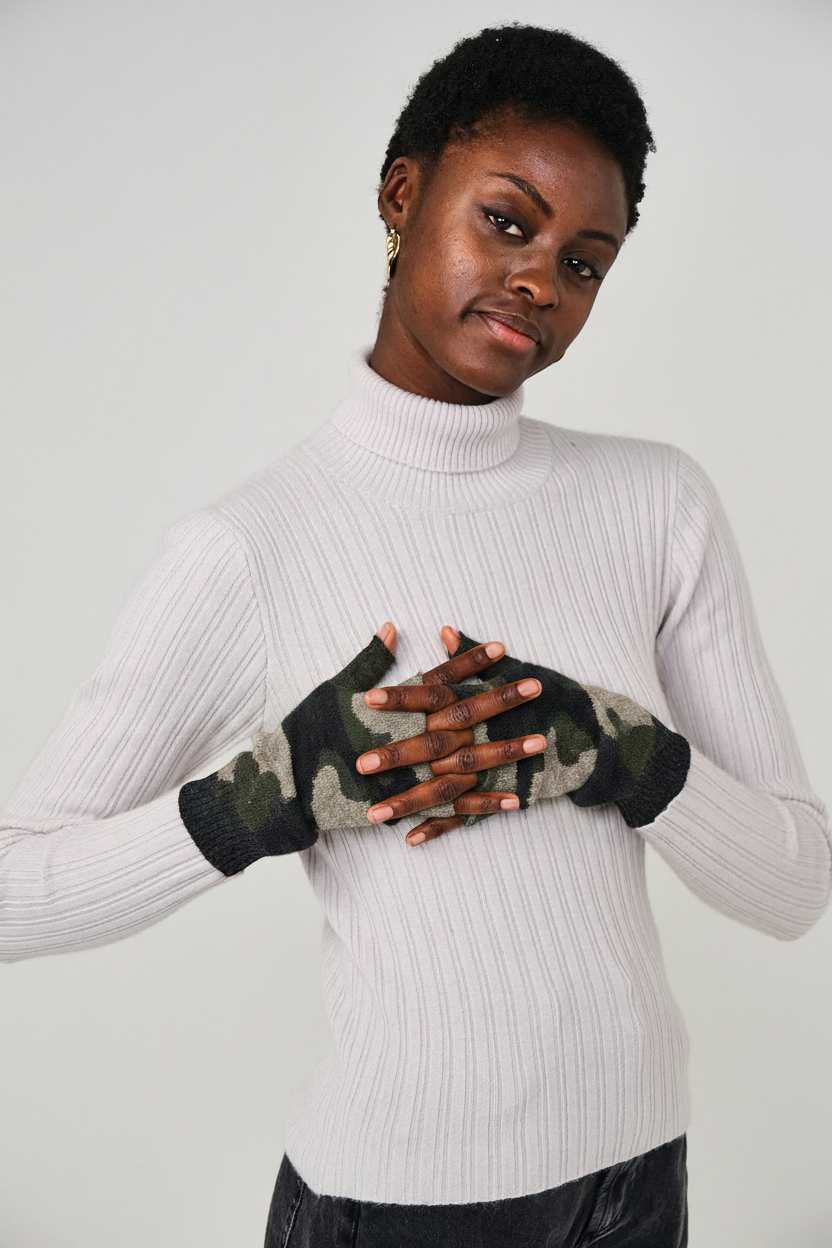 CAMO WRIST WARMERS