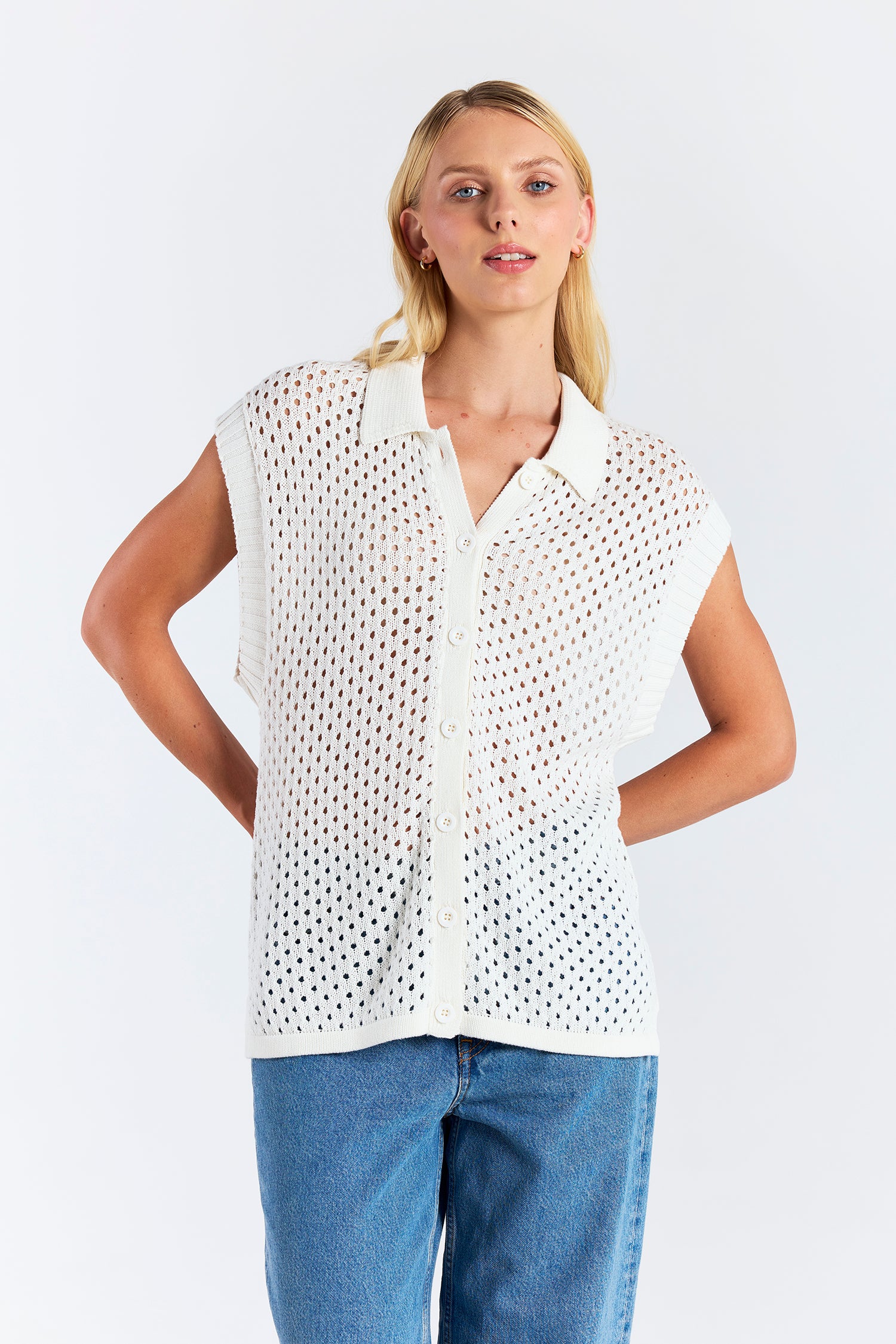 POINTELLE SLEEVELESS SHIRT