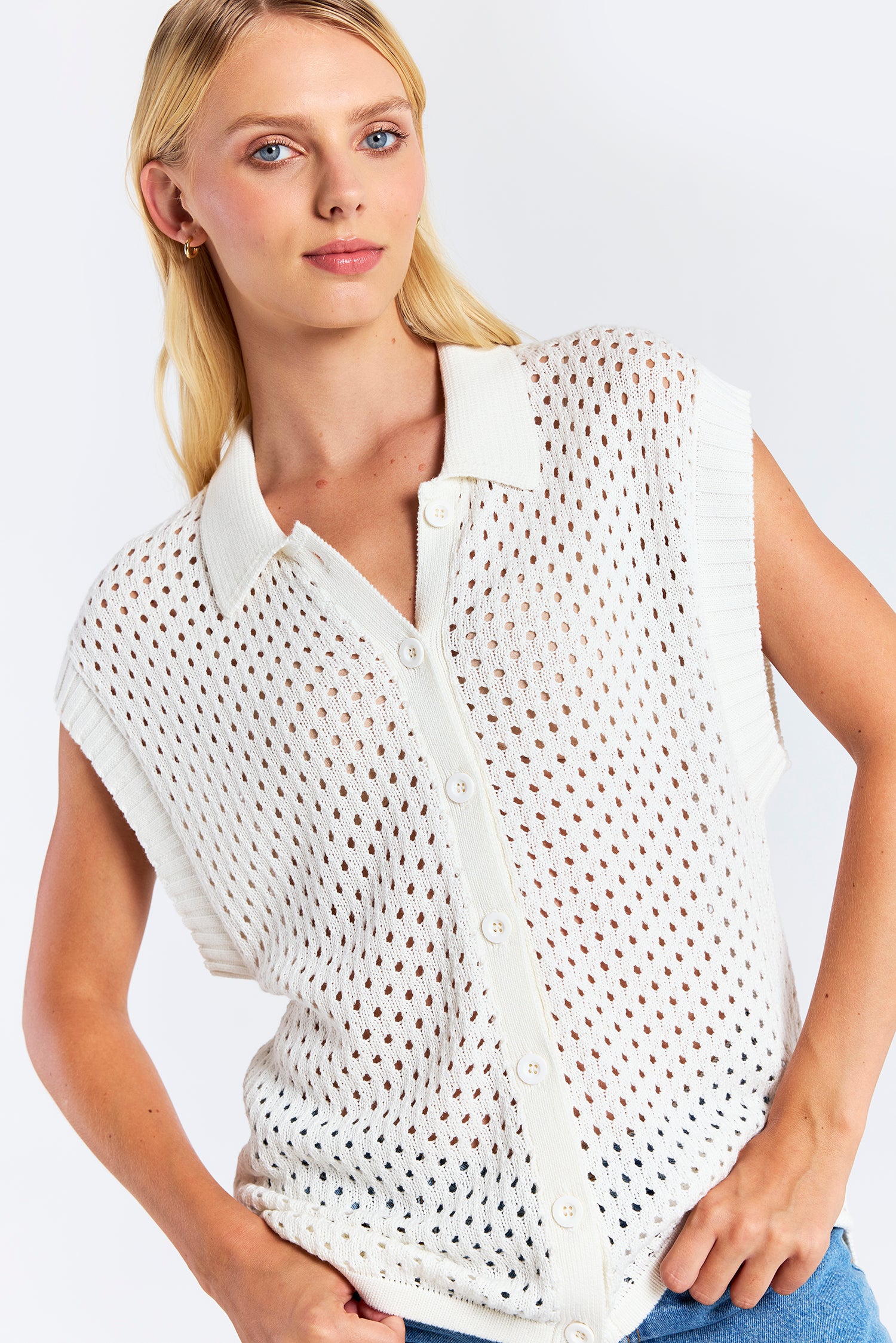 POINTELLE SLEEVELESS SHIRT