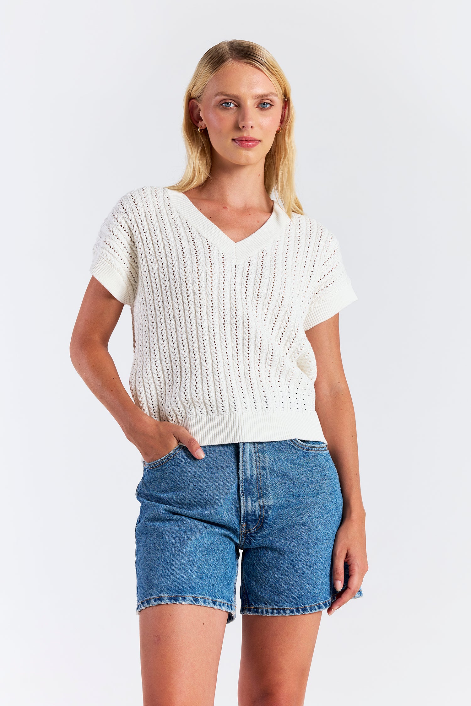 SPRING STITCH TEE