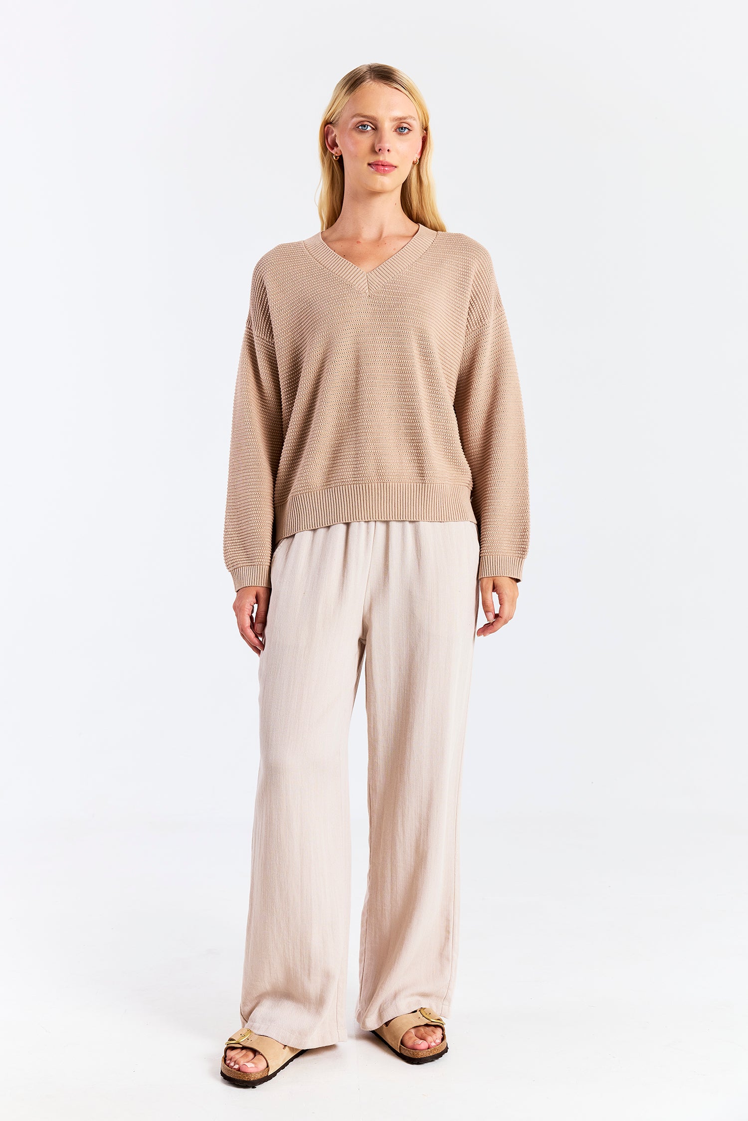 RIPPLED STITCH V NECK