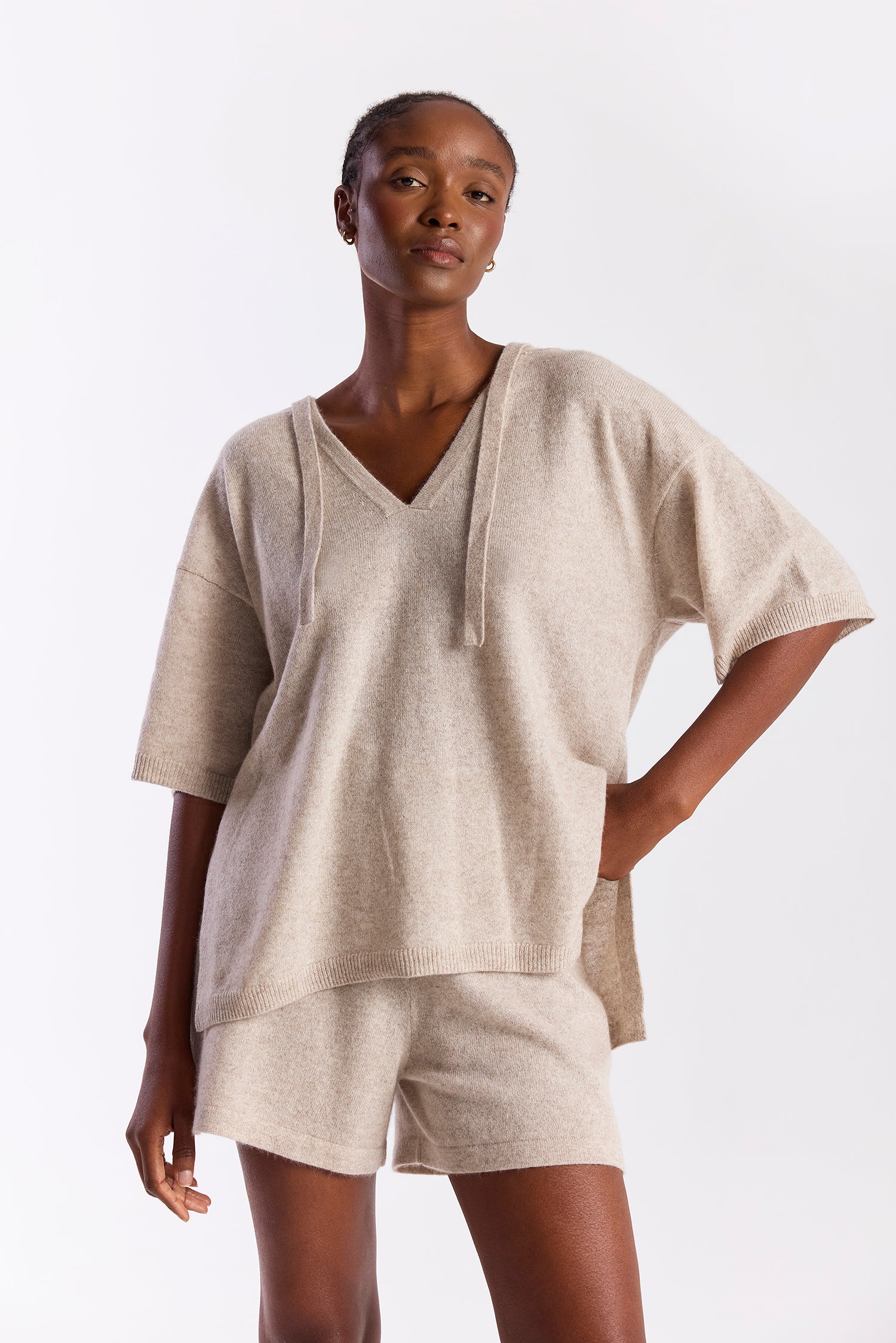 SOLID AURA HOODED CASHMERE TEE
