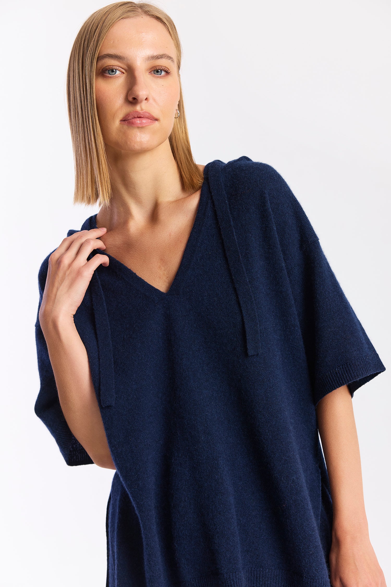 SOLID AURA HOODED CASHMERE TEE