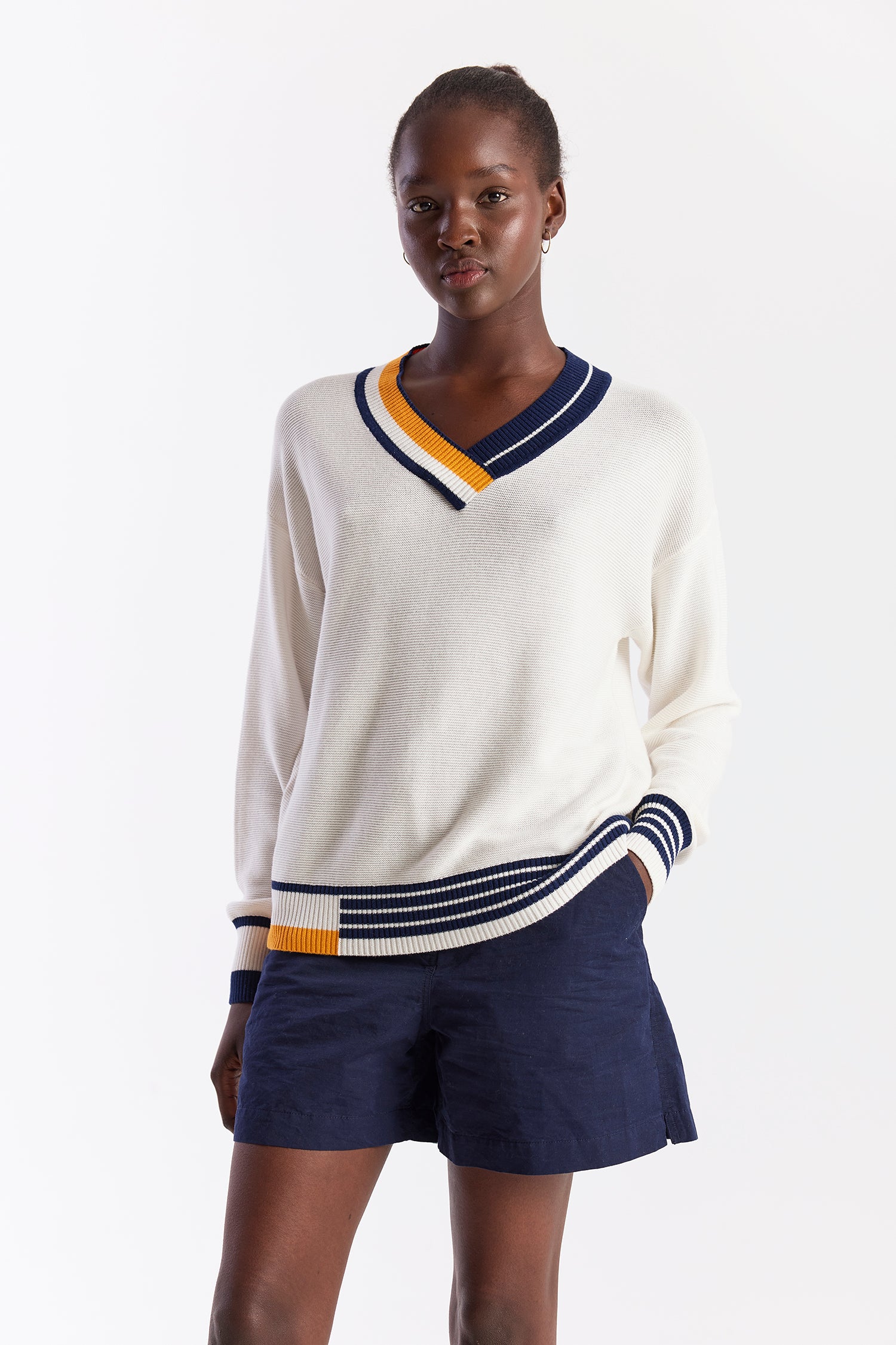 STRIPE TRIM V NECK