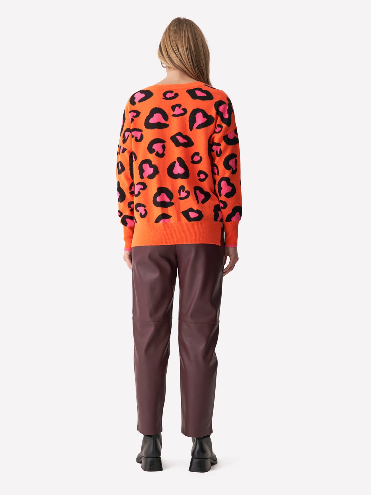 Lucy Leopard V Neck Jumper