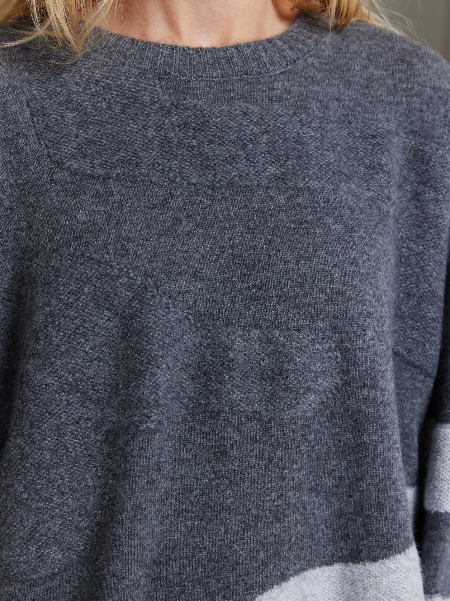 Textured Wave Cashmere Crew Neck