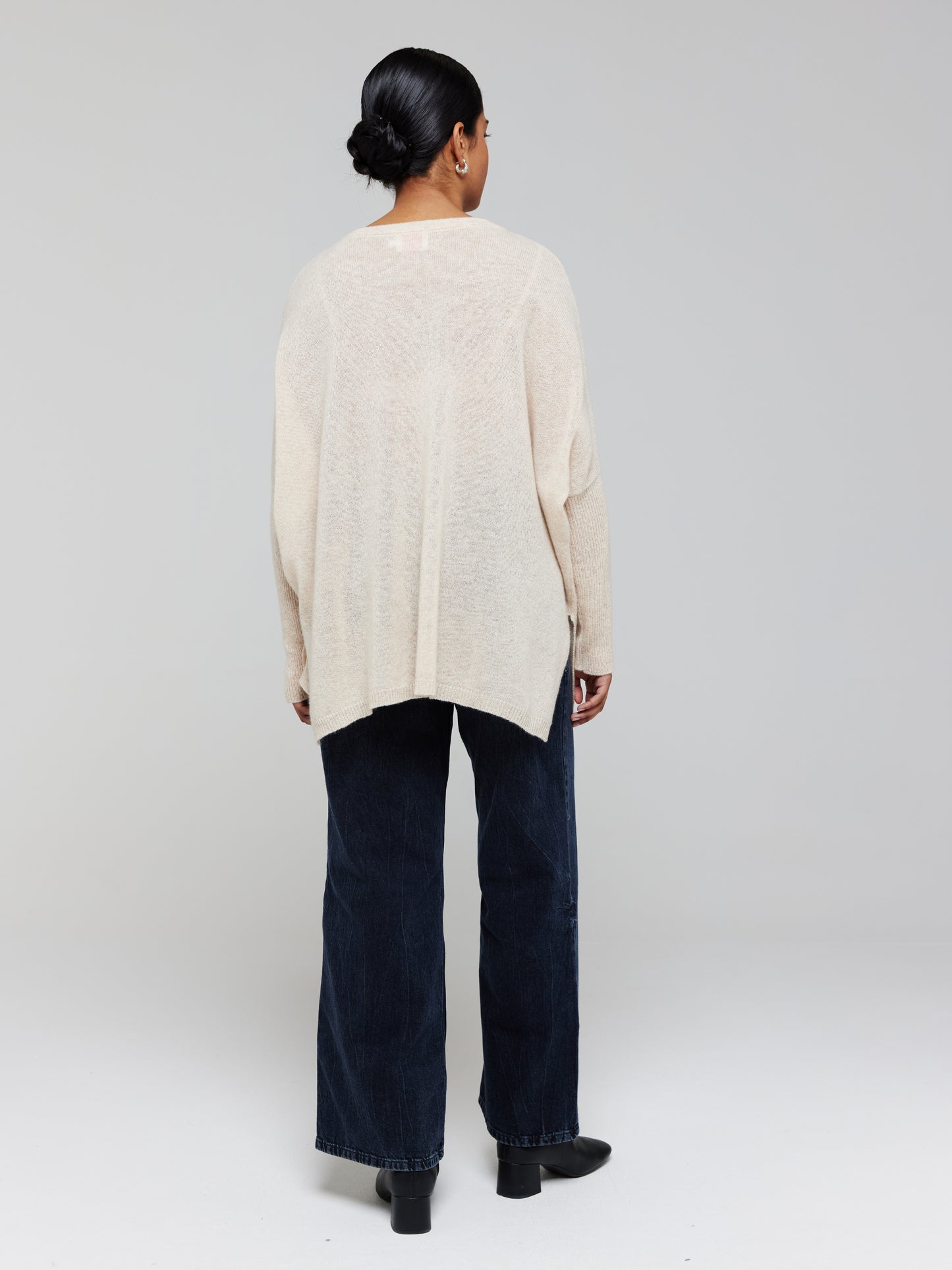 Charlotte Lightweight Cashmere V-Neck