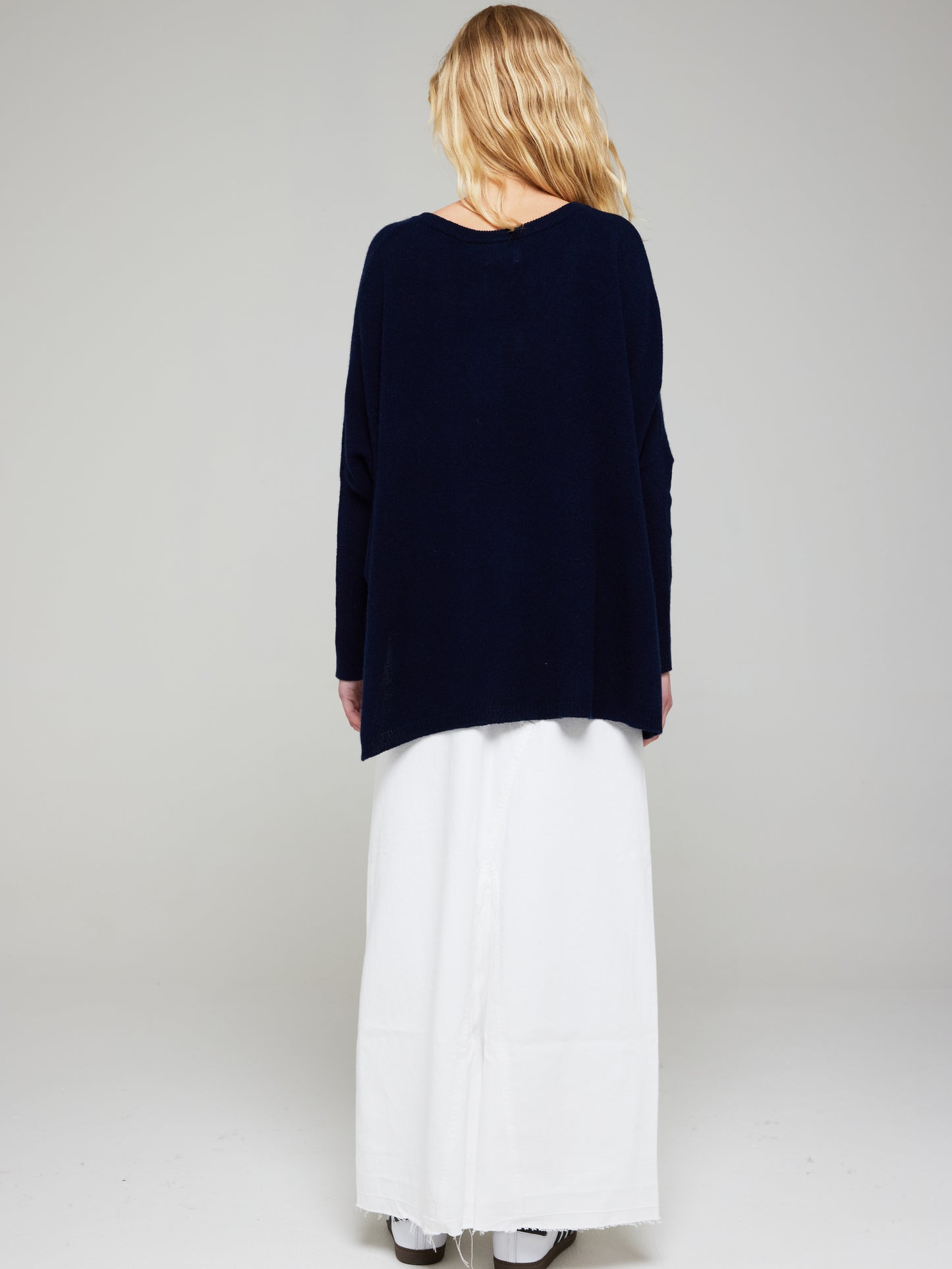 Charlotte Lightweight Cashmere V-Neck