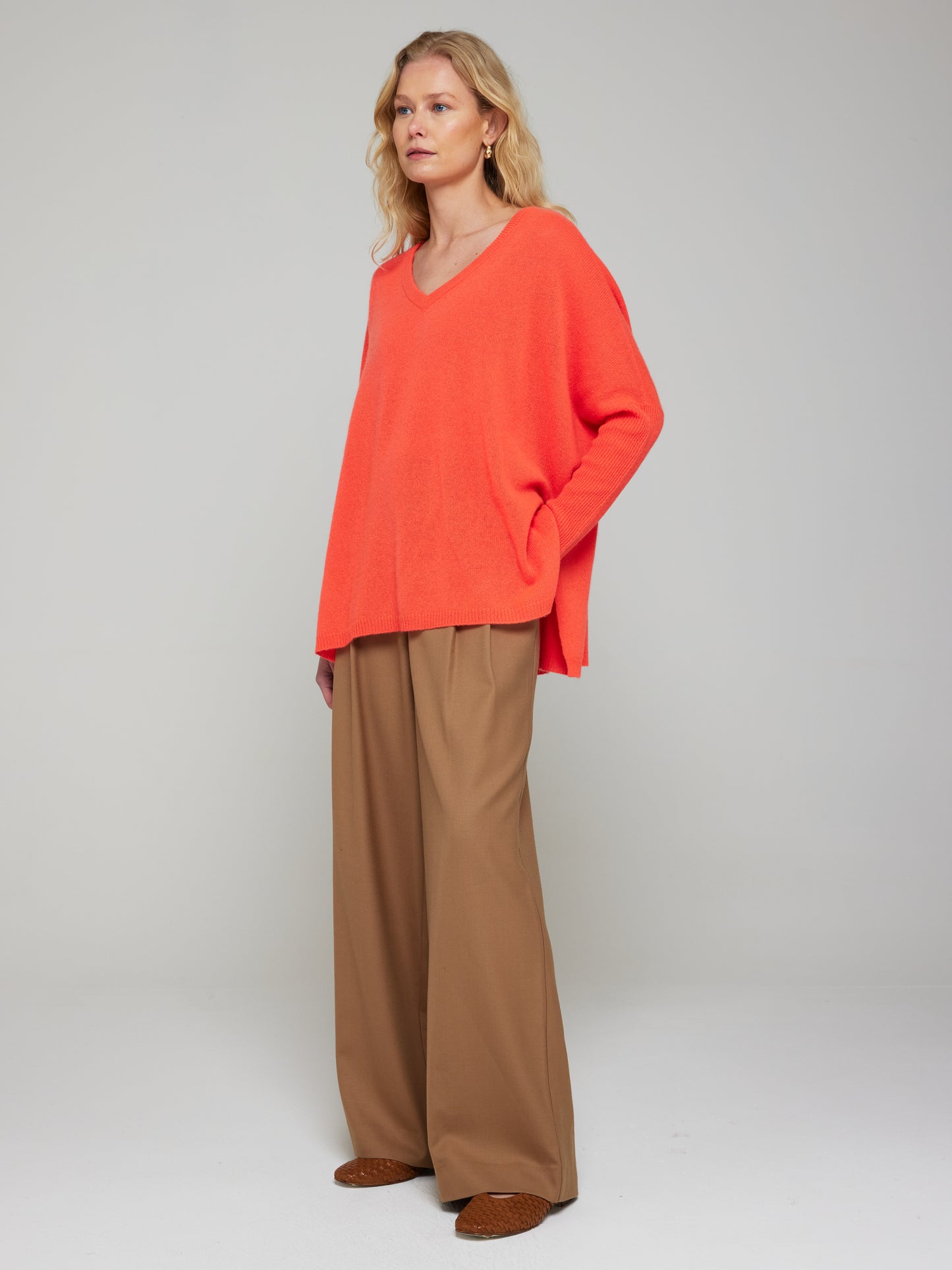 Charlotte Lightweight Cashmere V-Neck