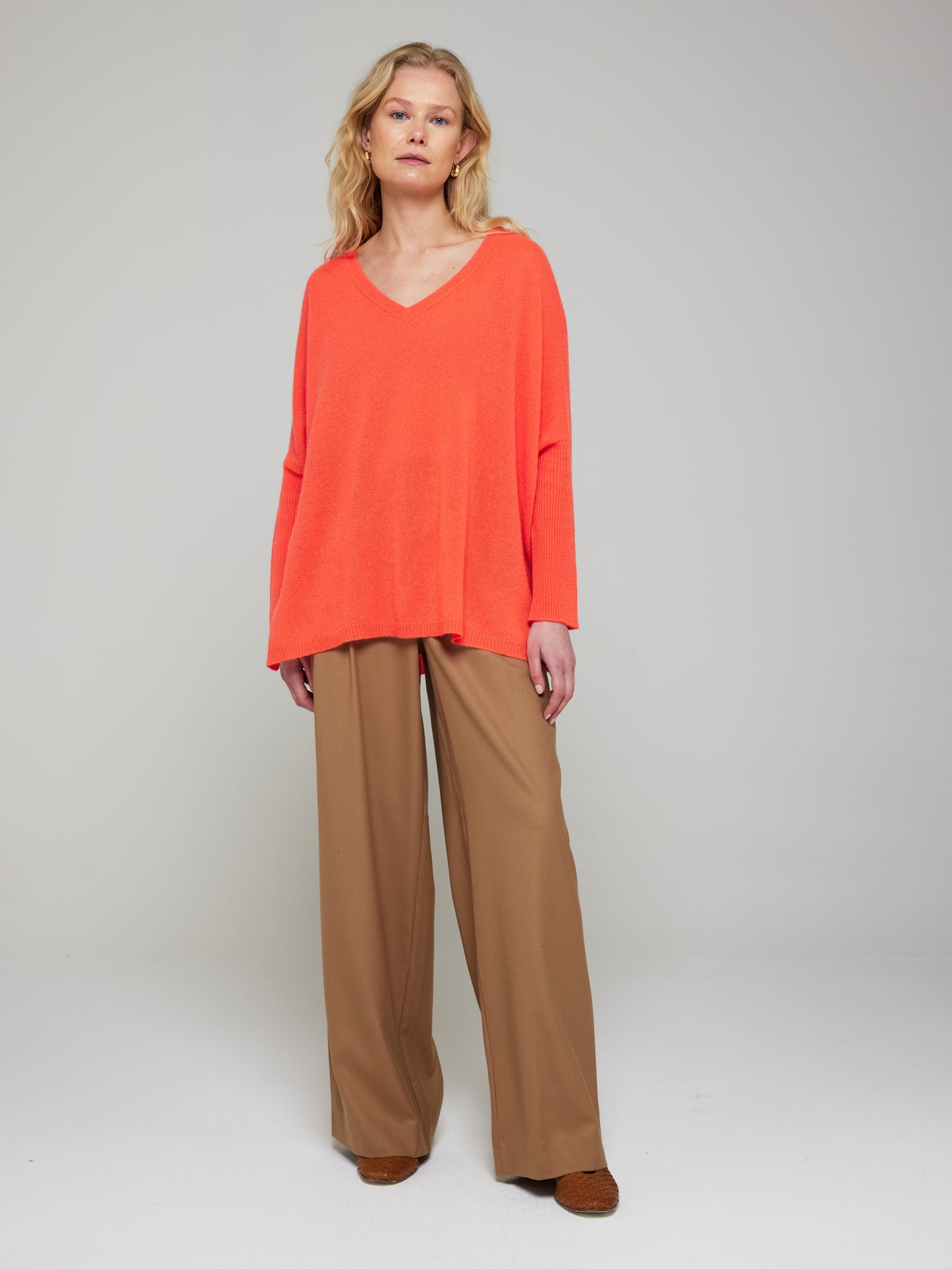 Charlotte Lightweight Cashmere V-Neck