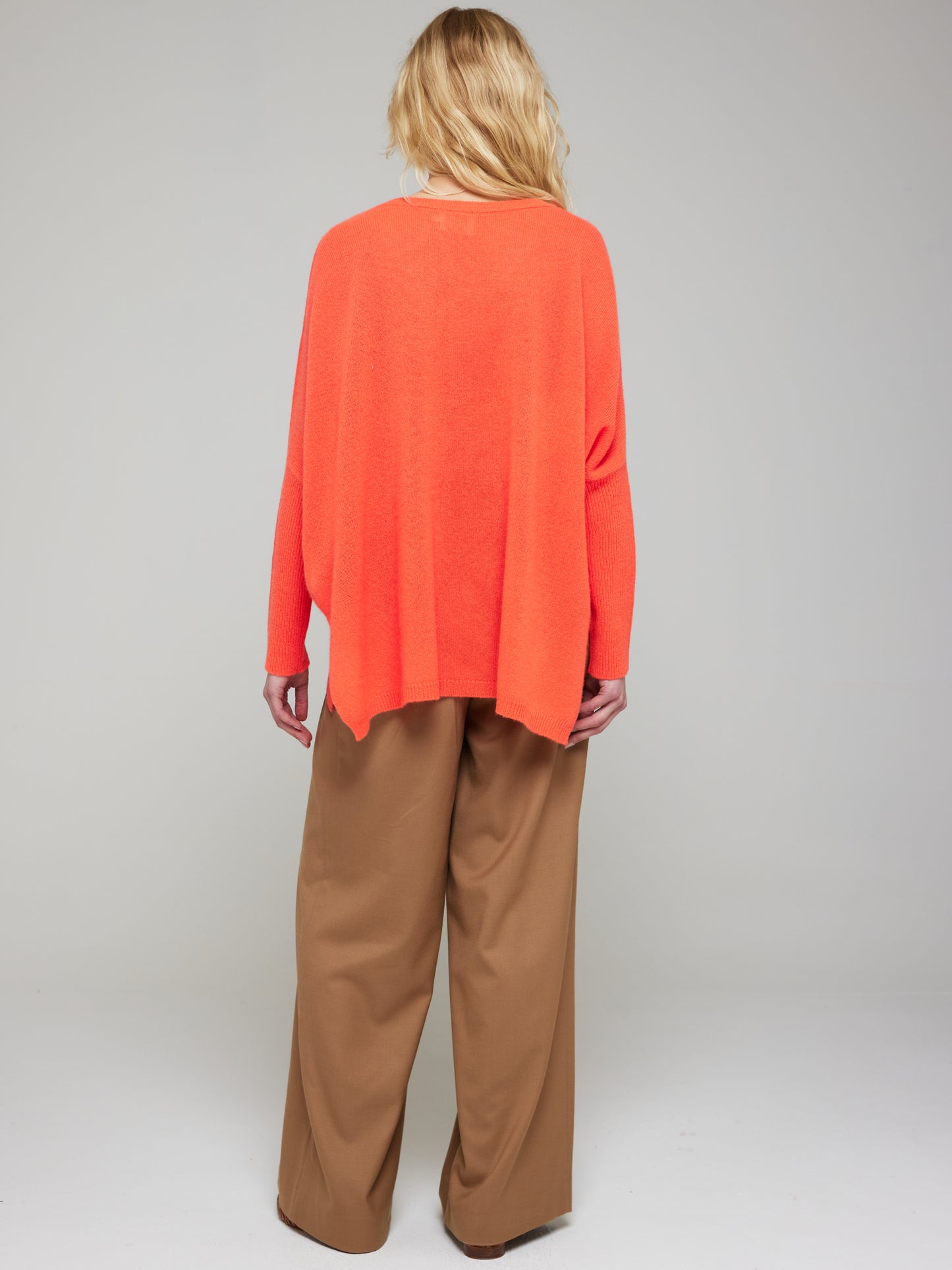 Charlotte Lightweight Cashmere V-Neck