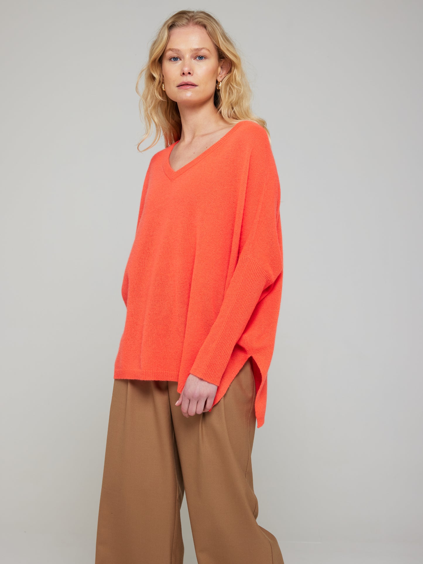 Charlotte Lightweight Cashmere V-Neck