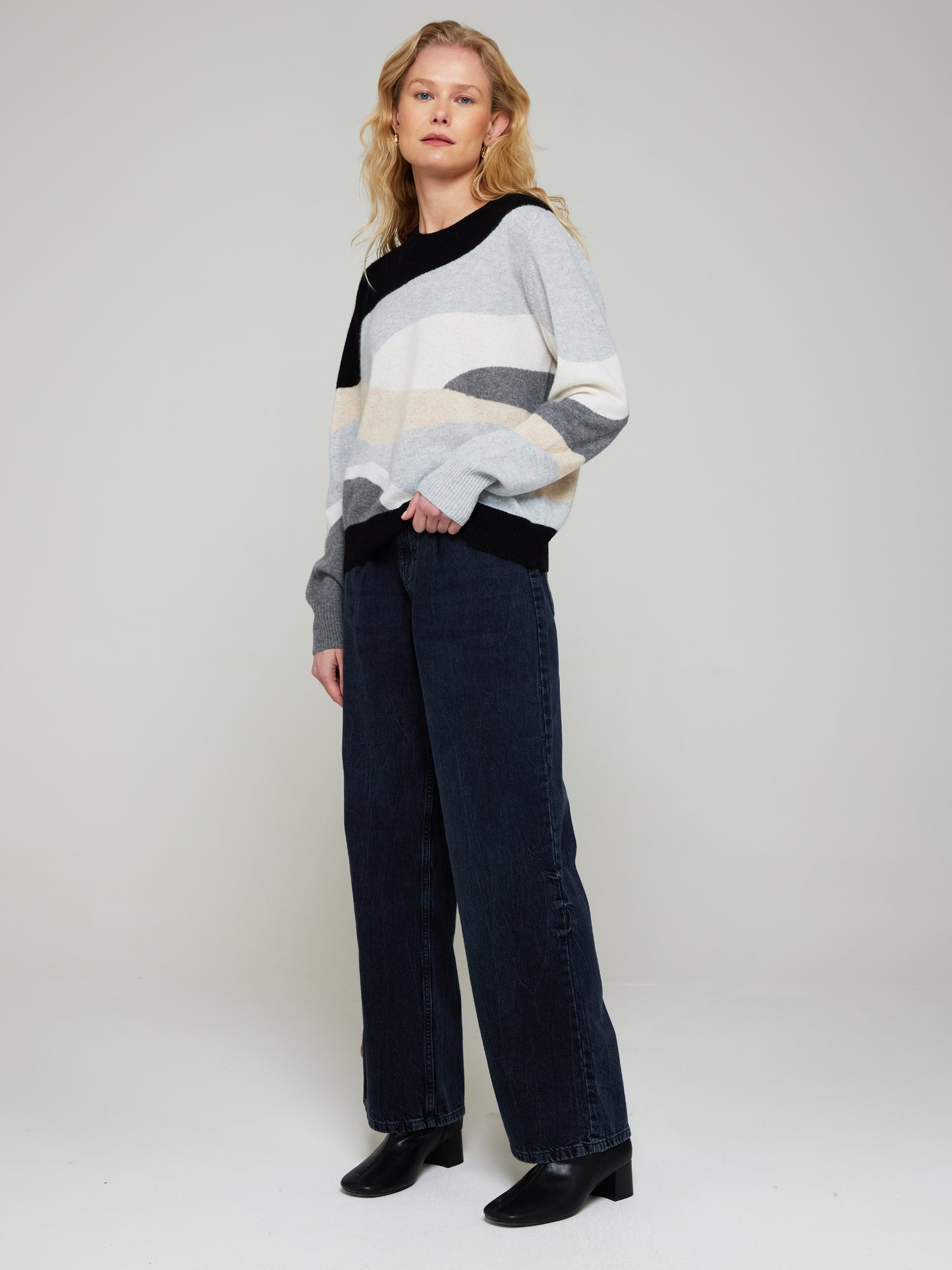 Cari Wave Cashmere Crew Neck