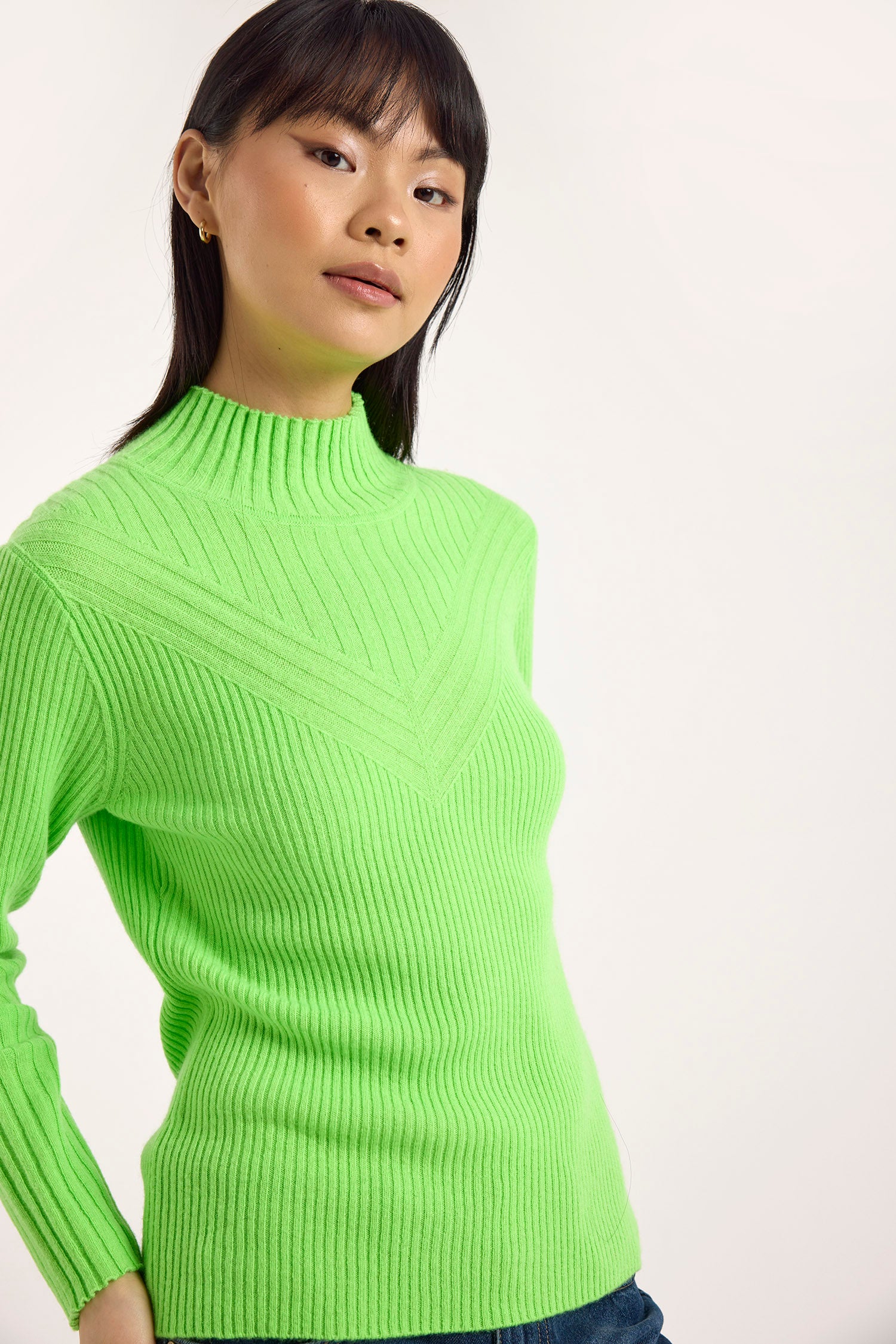 CARA CHEVRON RIB CASHMERE MOCK NECK