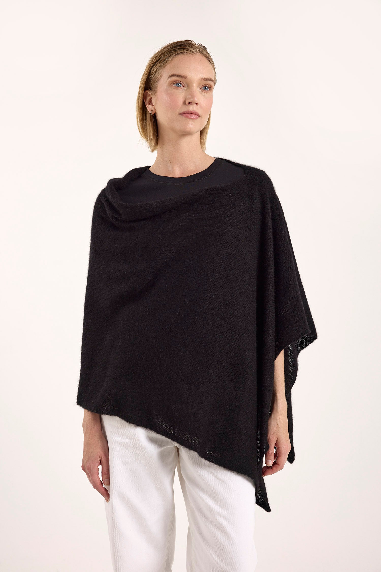 SNUGGLE PONCHO