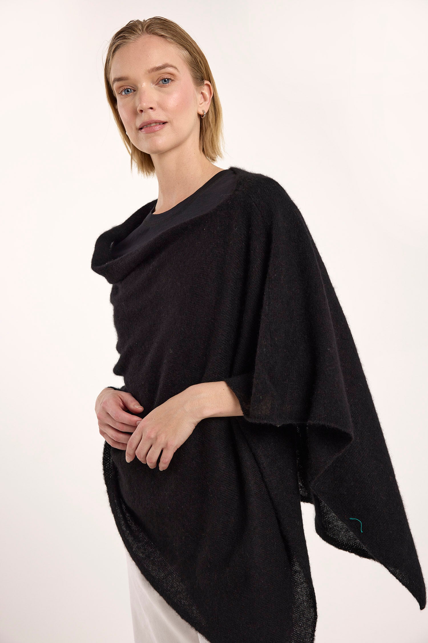 SNUGGLE PONCHO