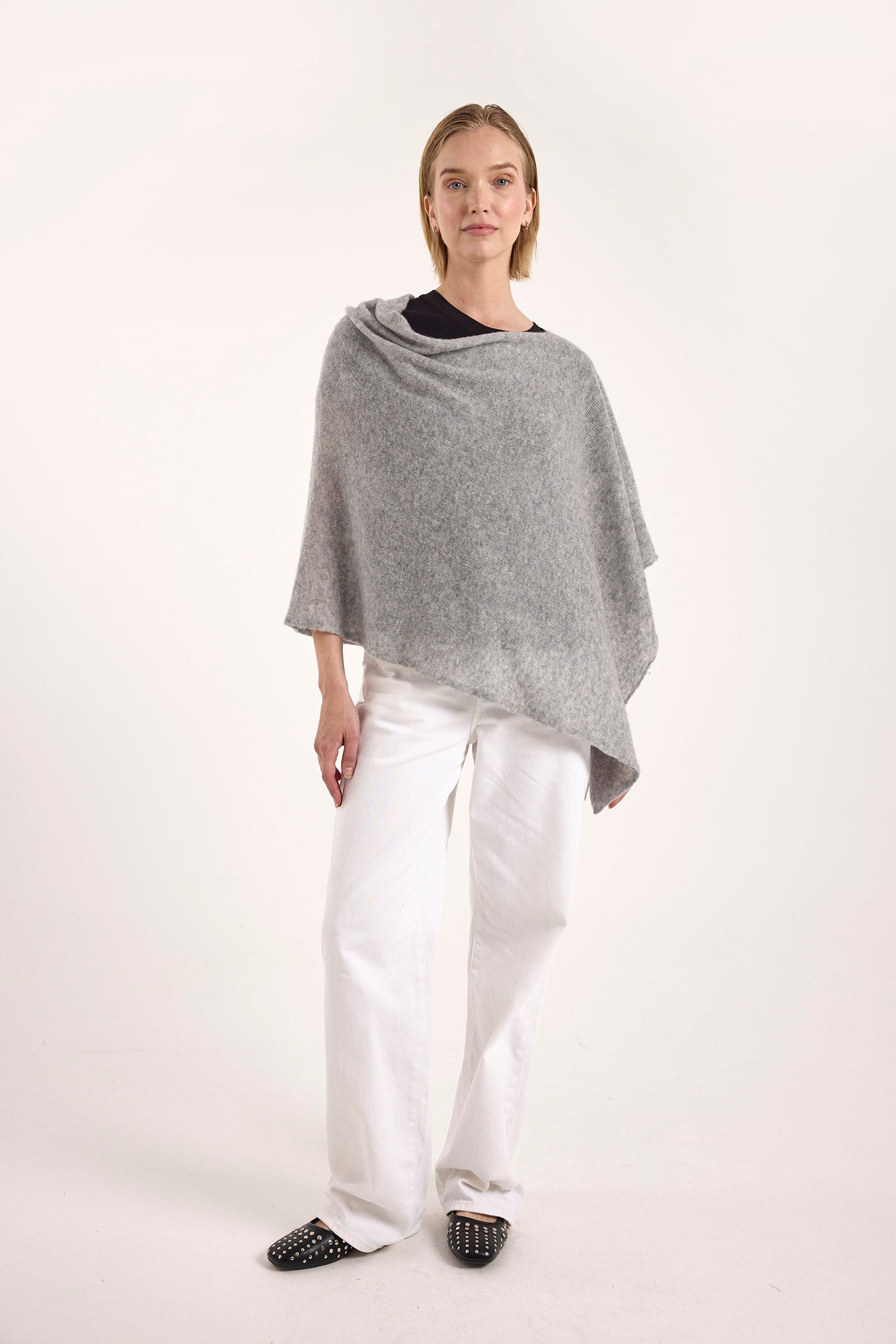 SNUGGLE PONCHO