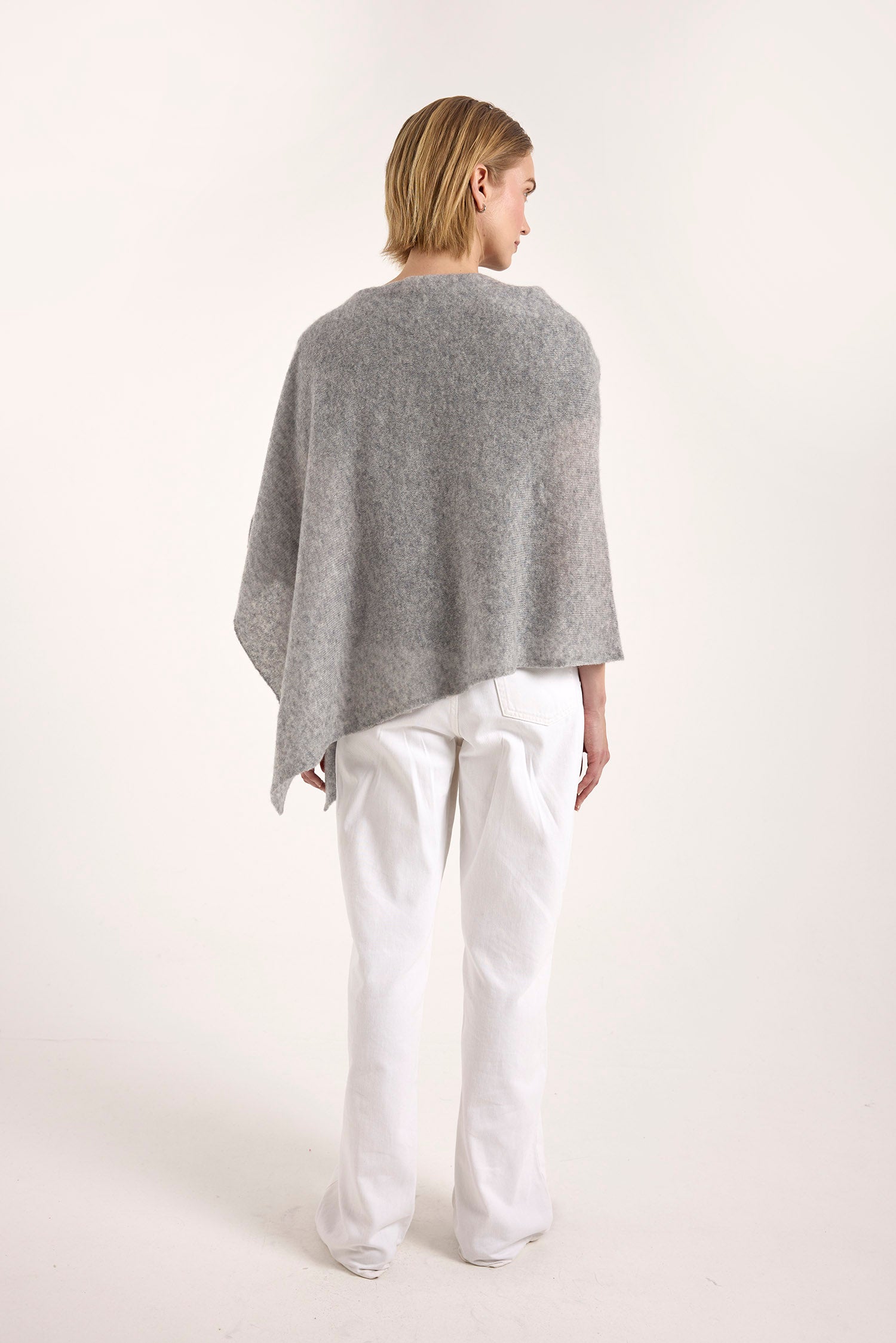 SNUGGLE PONCHO