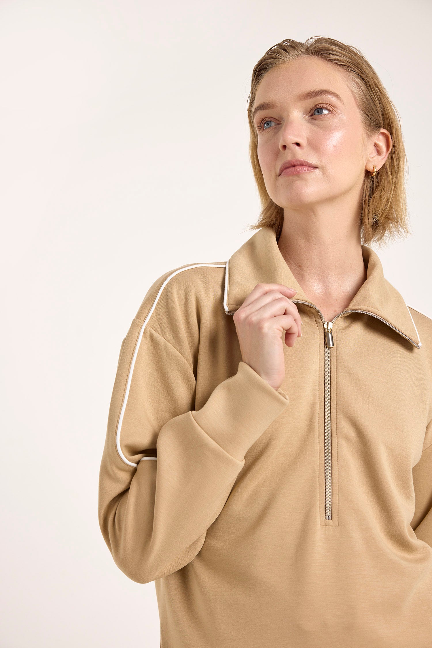 PIPING DETAIL HALF ZIP