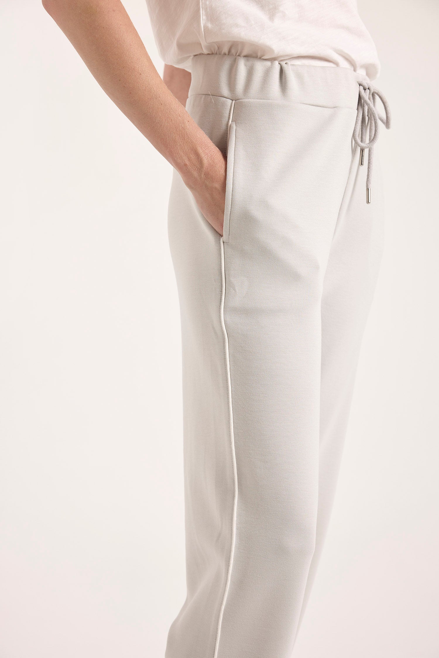 PIPING DETAIL CUFFED JOGGER