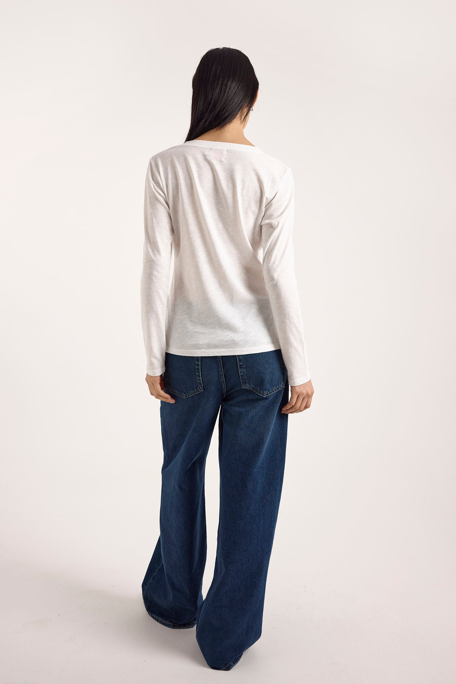 LONG SLEEVE V NECK