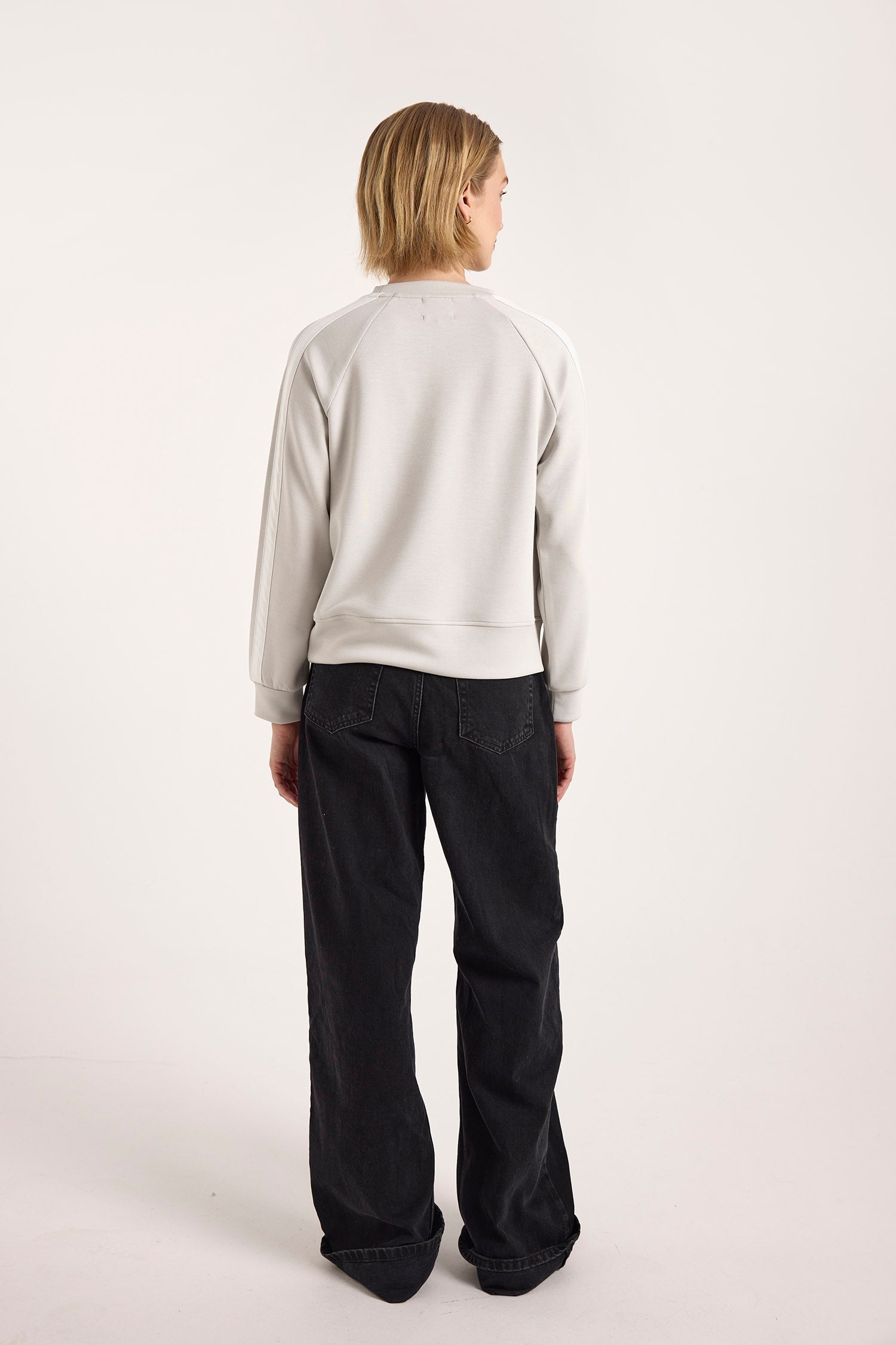 STRIPE DETAIL CREW