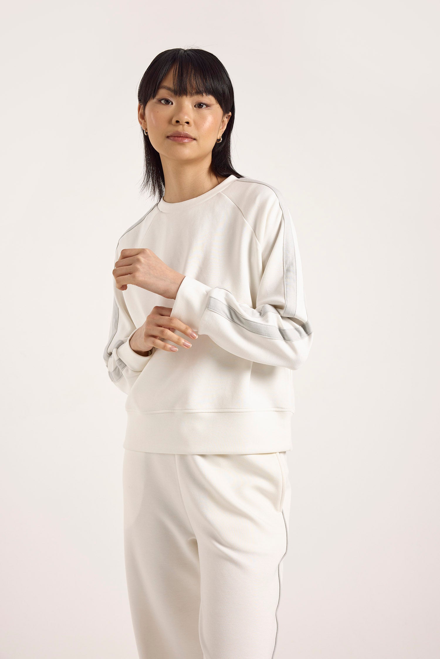 STRIPE DETAIL CREW
