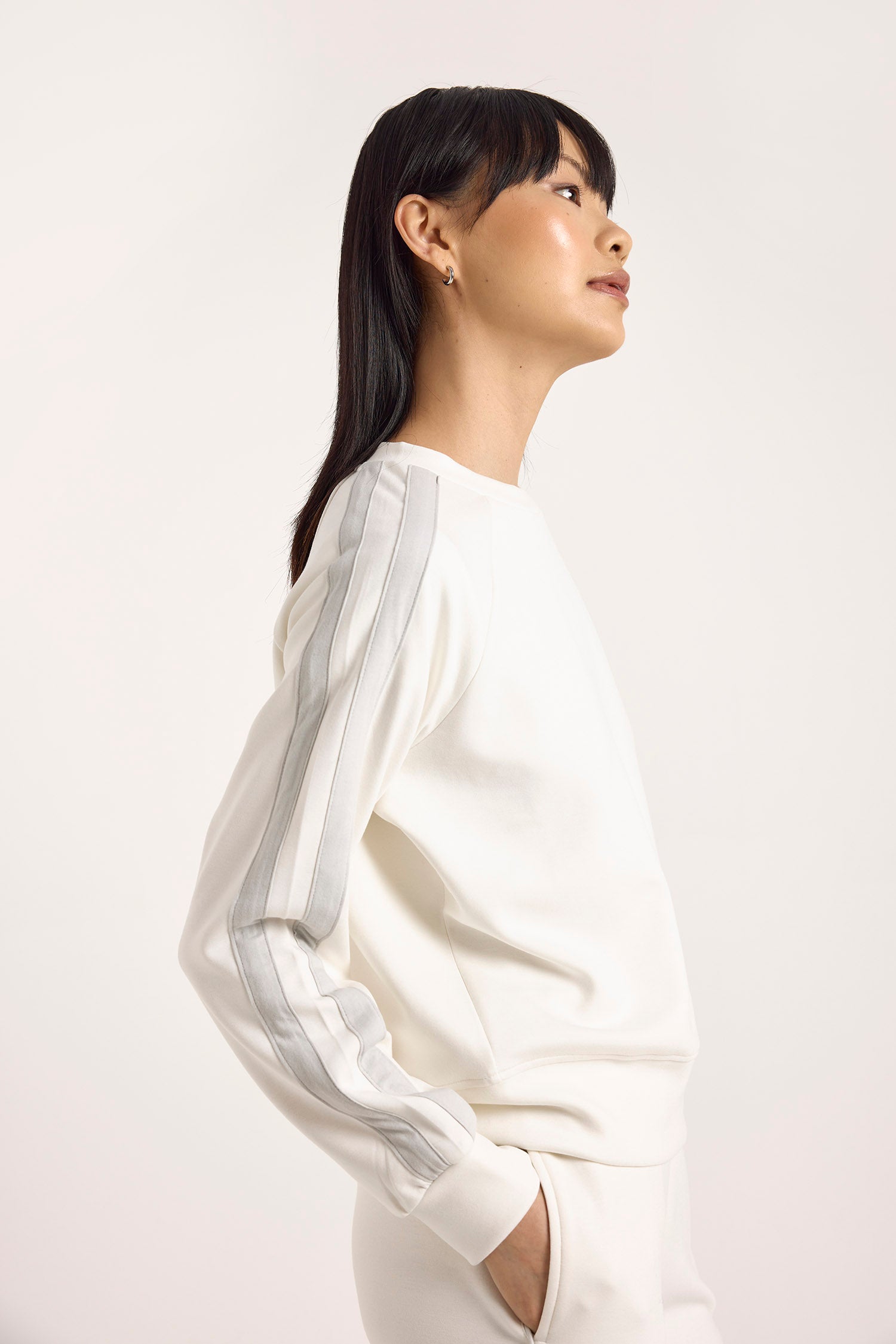 STRIPE DETAIL CREW