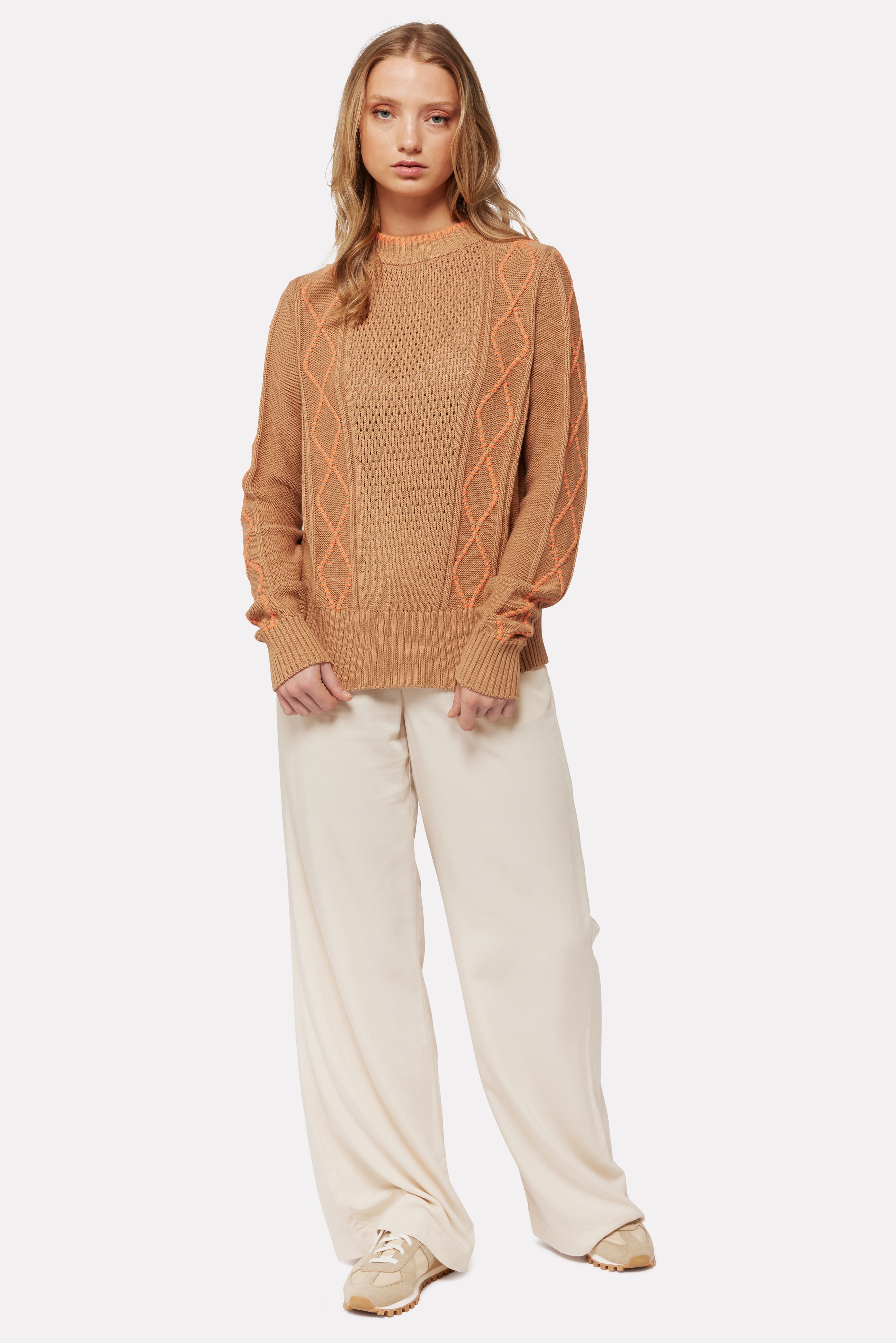 TEXTURED MOCK NECK