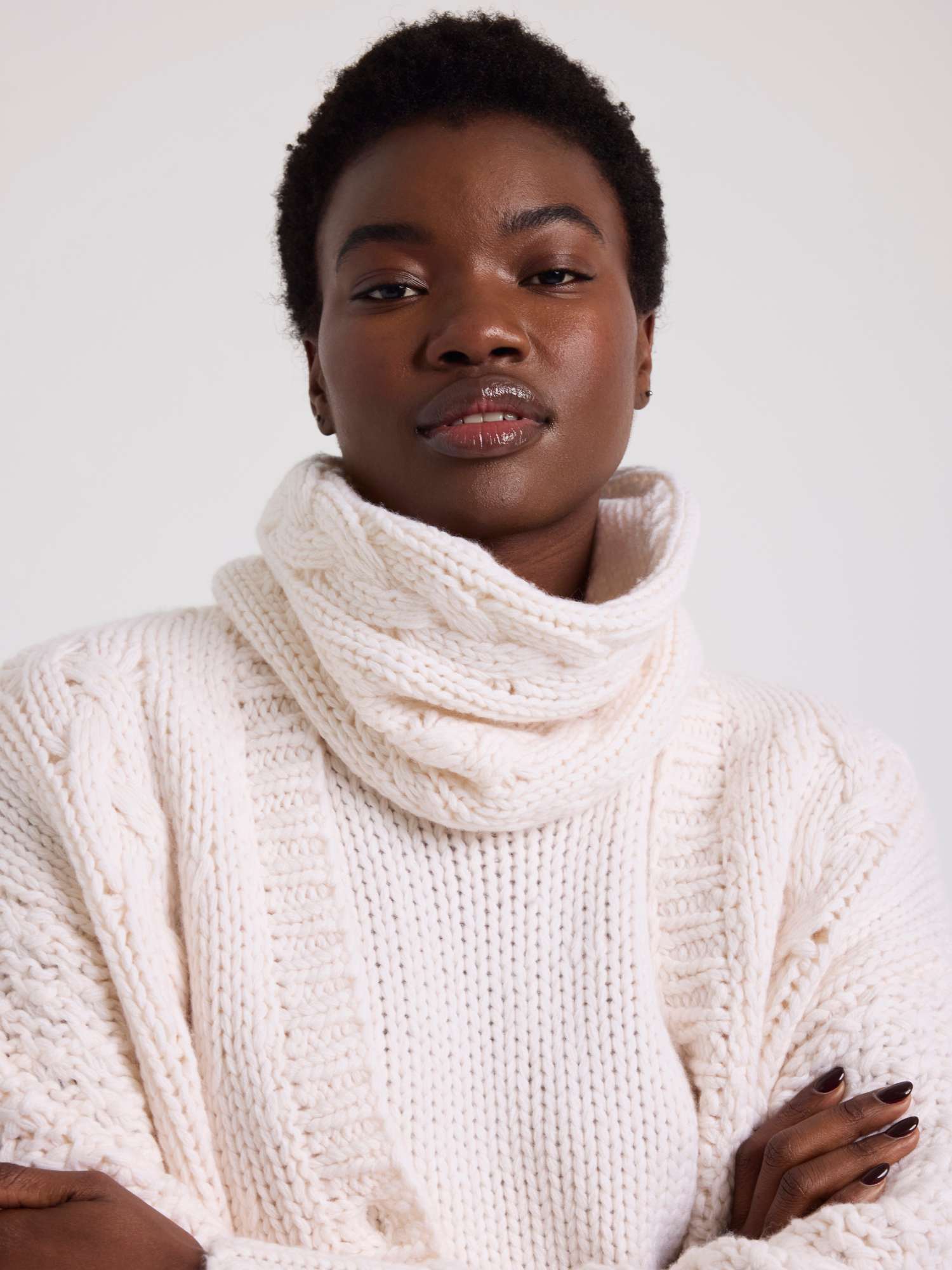 White Label Cable Cashmere Snood