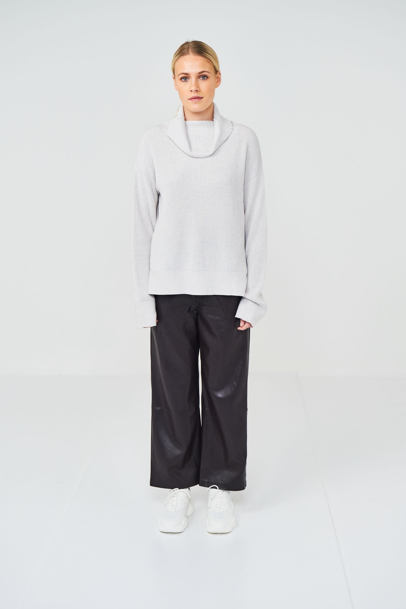 SHAKER KNIT ROLL