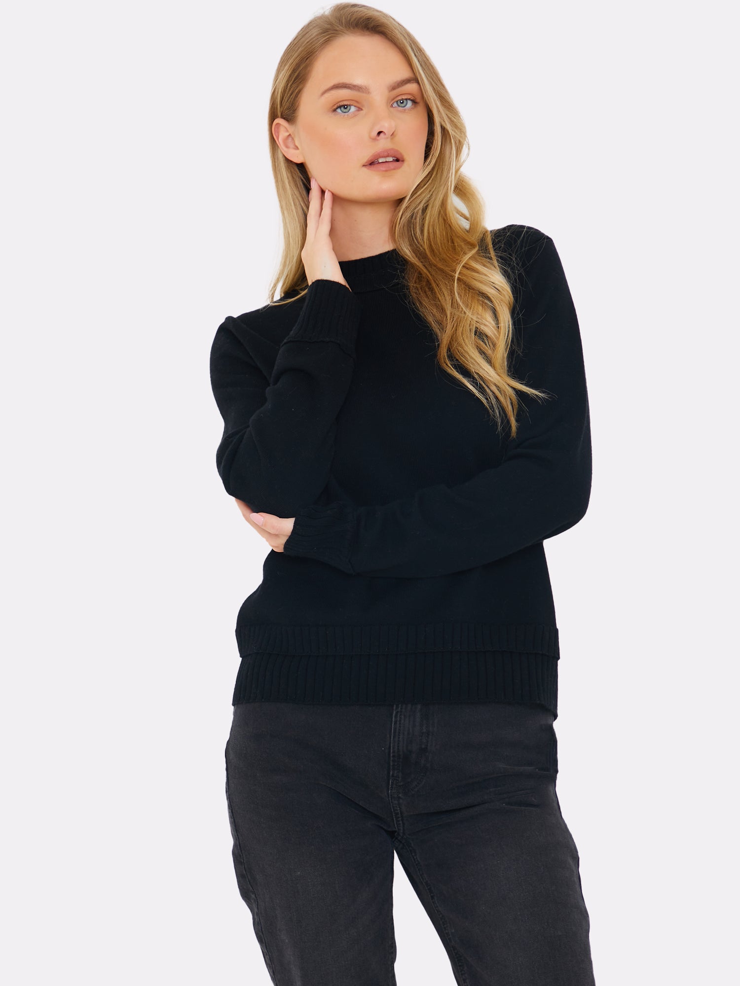 Classic Crew Neck Knit