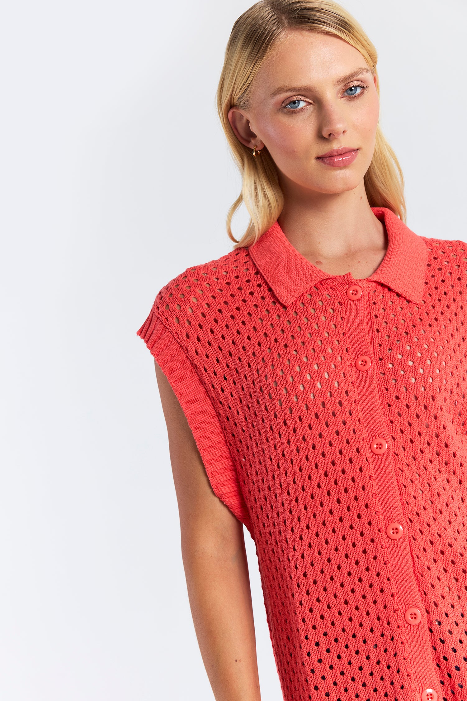 POINTELLE SLEEVELESS SHIRT