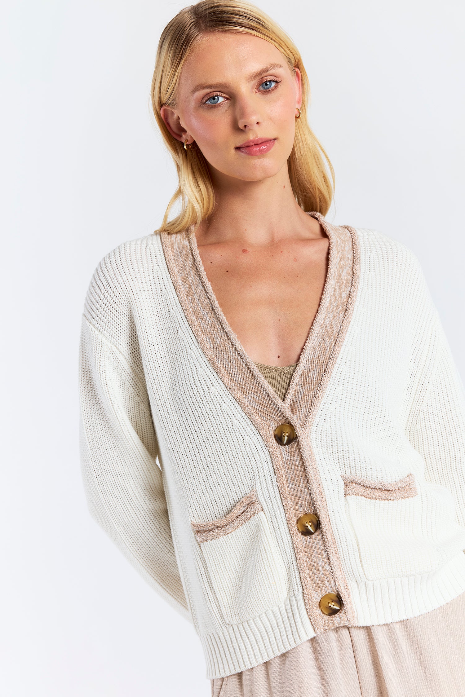 CONTRAST EFFECT TRIM CARDIGAN